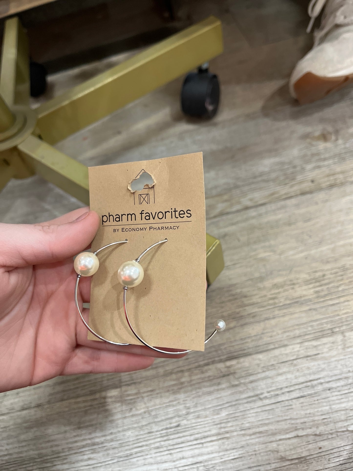 HOOP EARRINGS W/2 PEARLS - SILVER