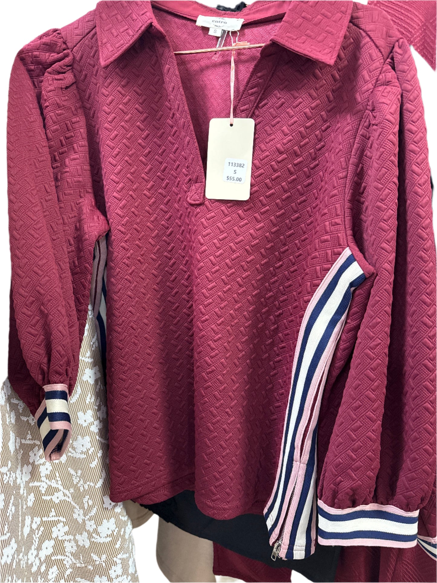 BURGUNDY TEXTURED BLOUSE W/ROSE&NAVY TRIM