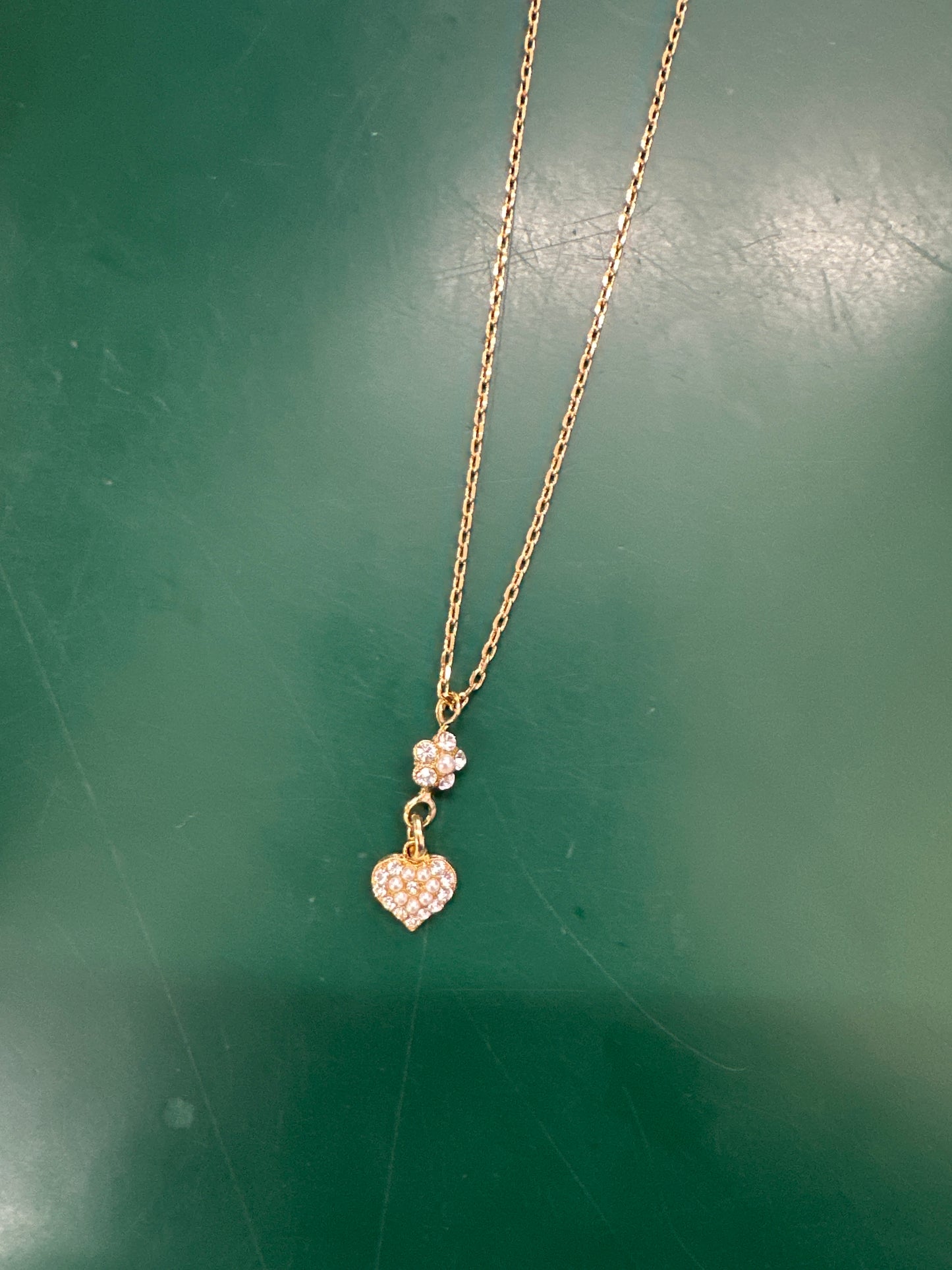 YG FLOWER AND HEART DAINTY NECKLACE