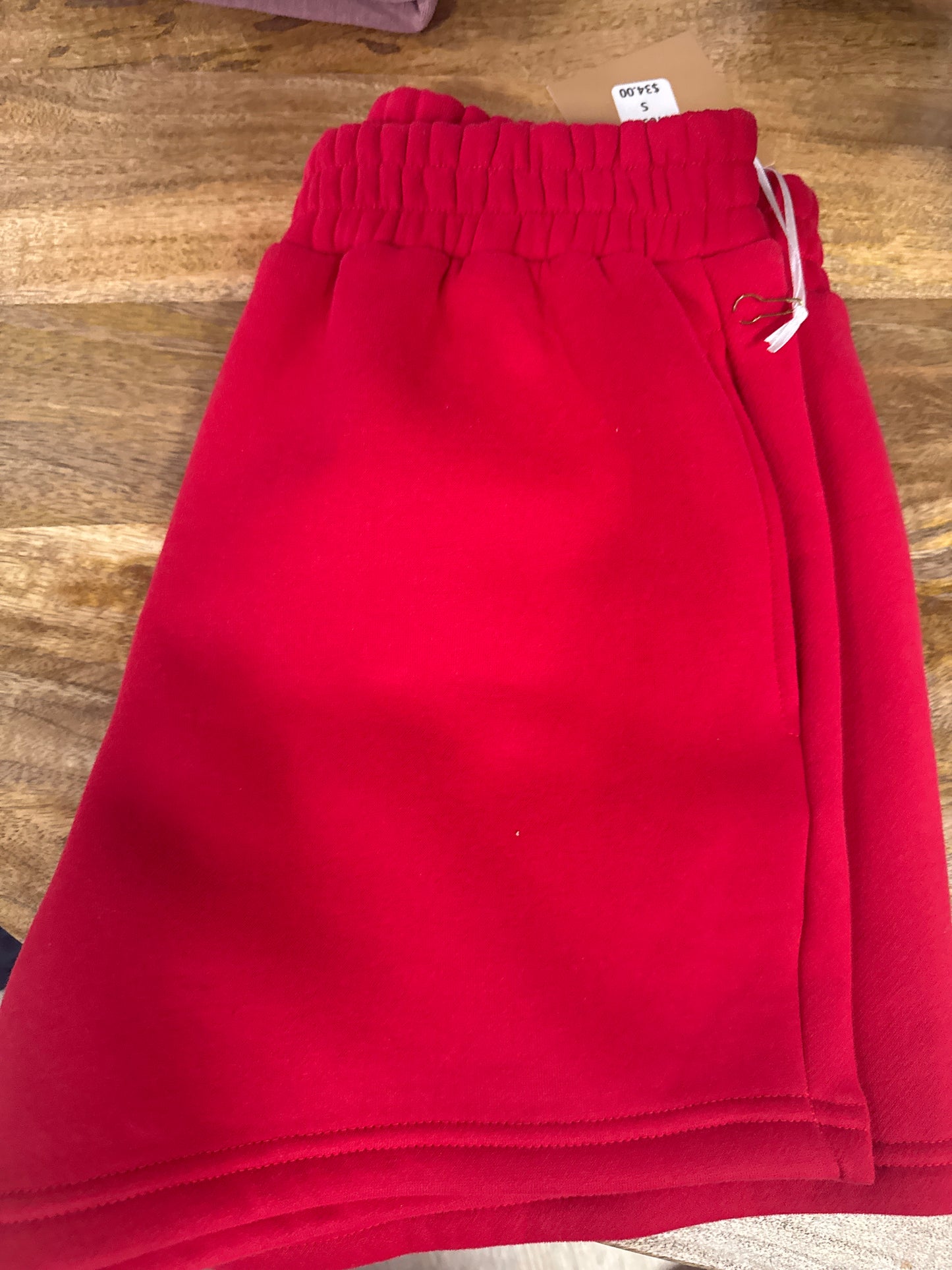 RED SWEAT SHORTS - S