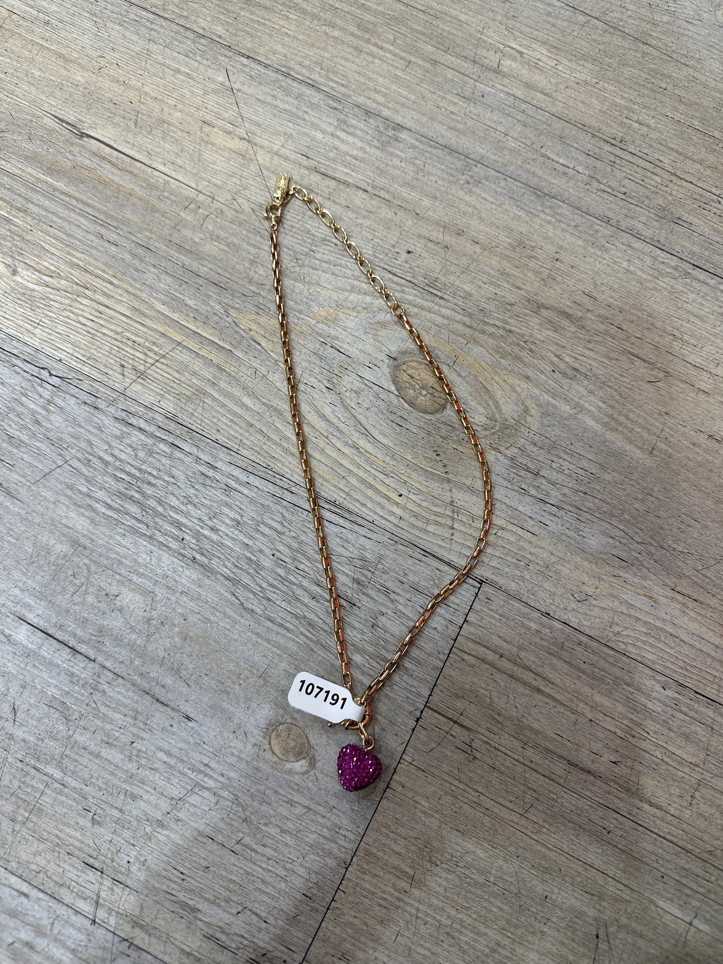 FUSCHIA PAVE HEART ON GOLD CHAIN NECKLACE