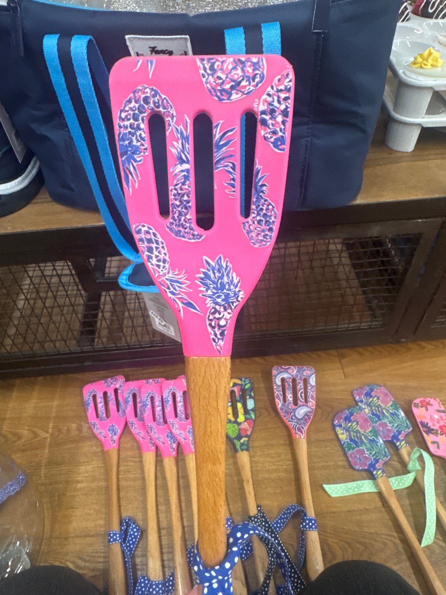 SILICONE TURNER - PINEAPPLE