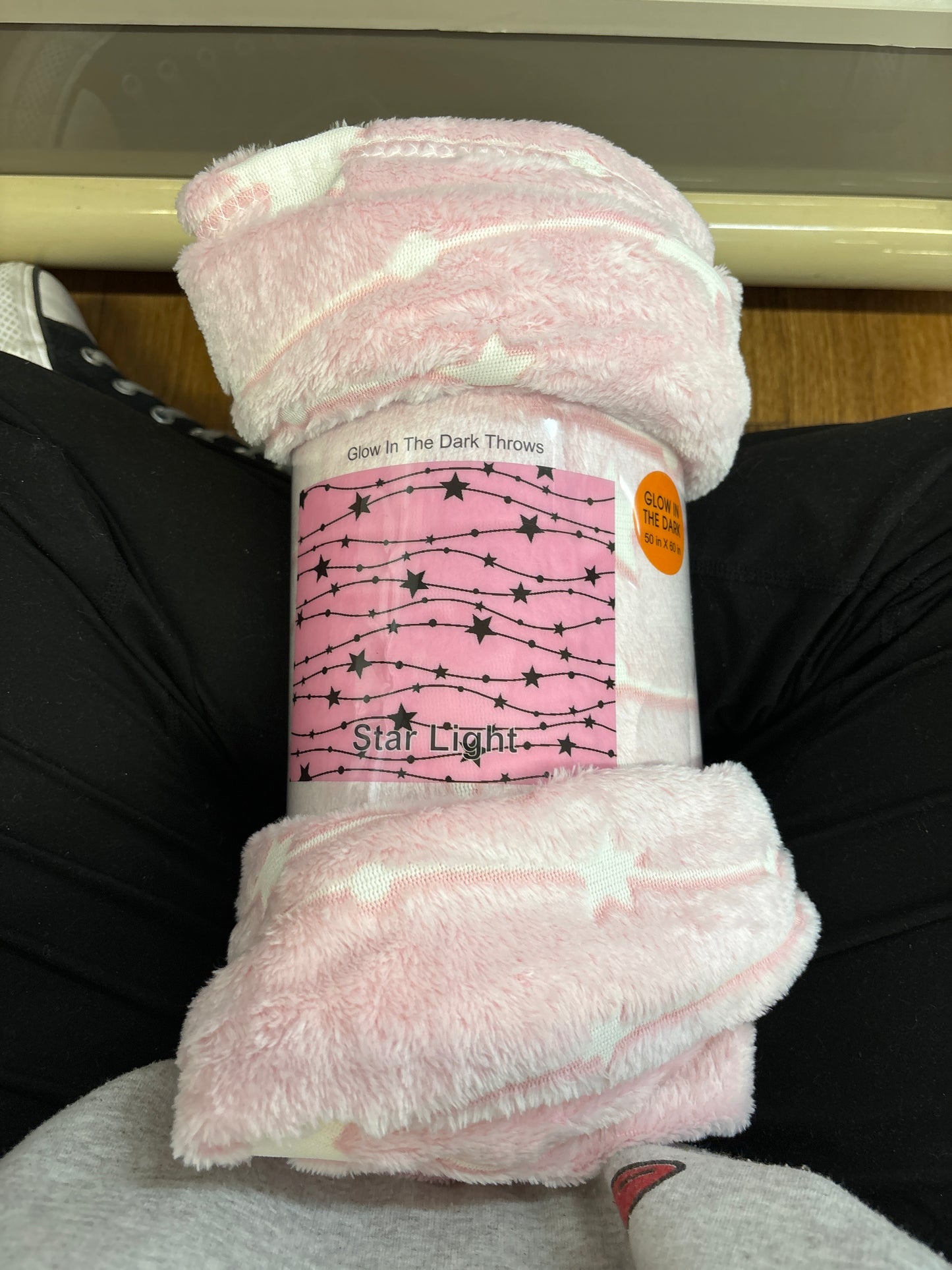 PINK STAR LIGHT - GLOW IN THE DARK THROW