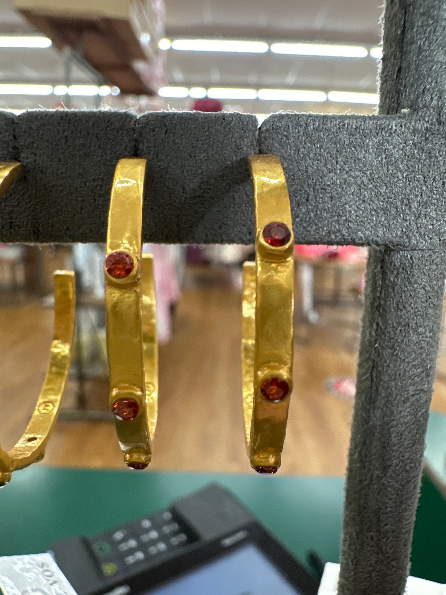 CRESCENT STOME HOOP GOLD RUBY RED - M