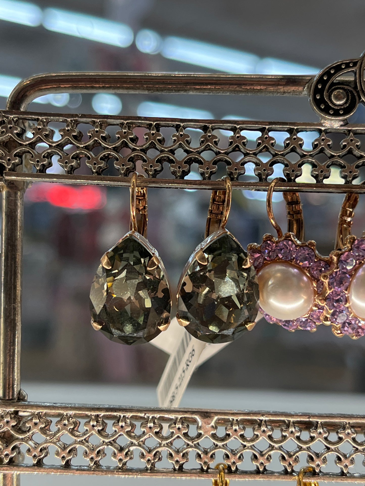 RG GRY TEARDOP EARRINGS