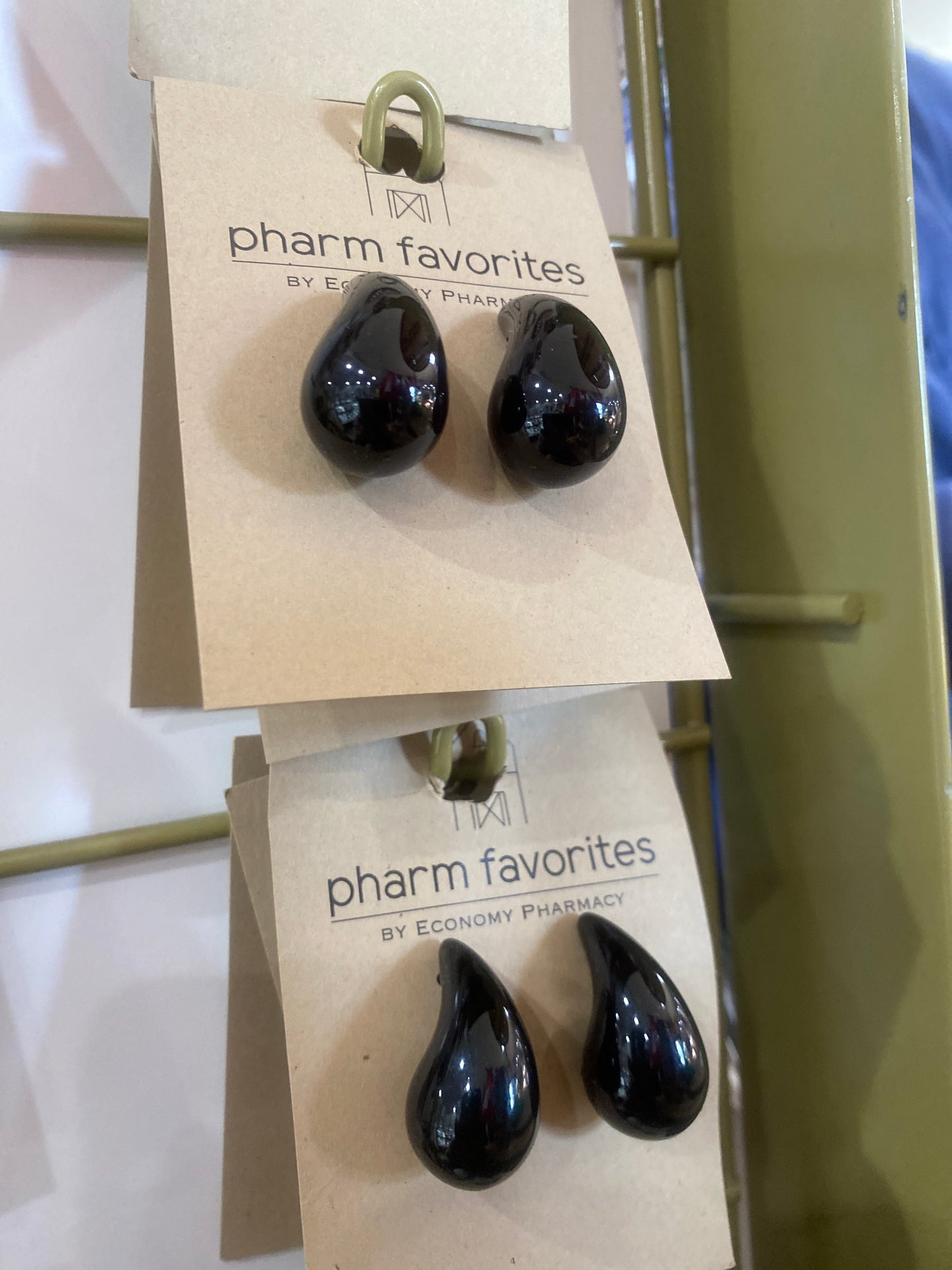 BLACK COMMA EARRINGS