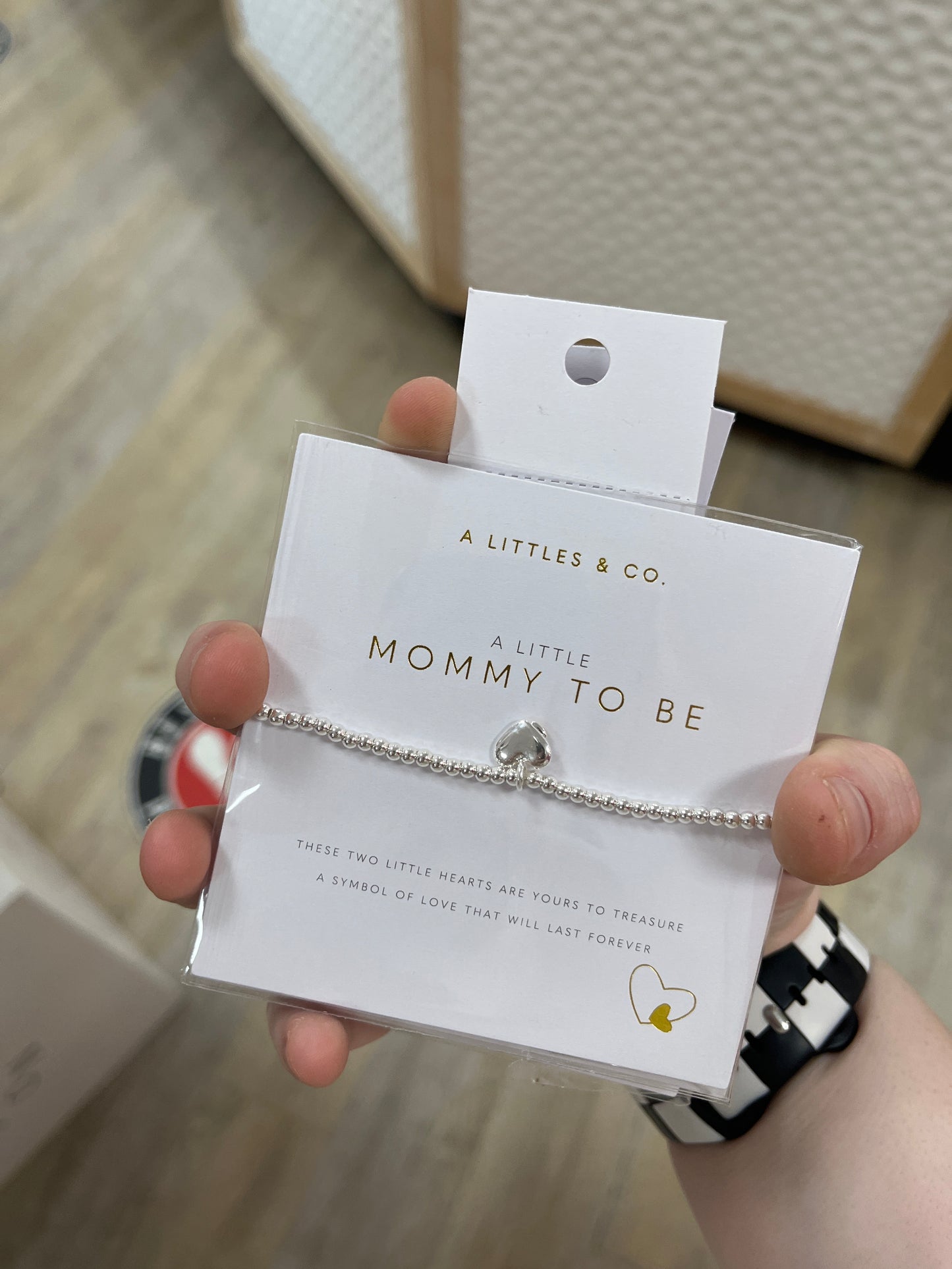 A LITTLE BRACELET - MOMMY TO BE