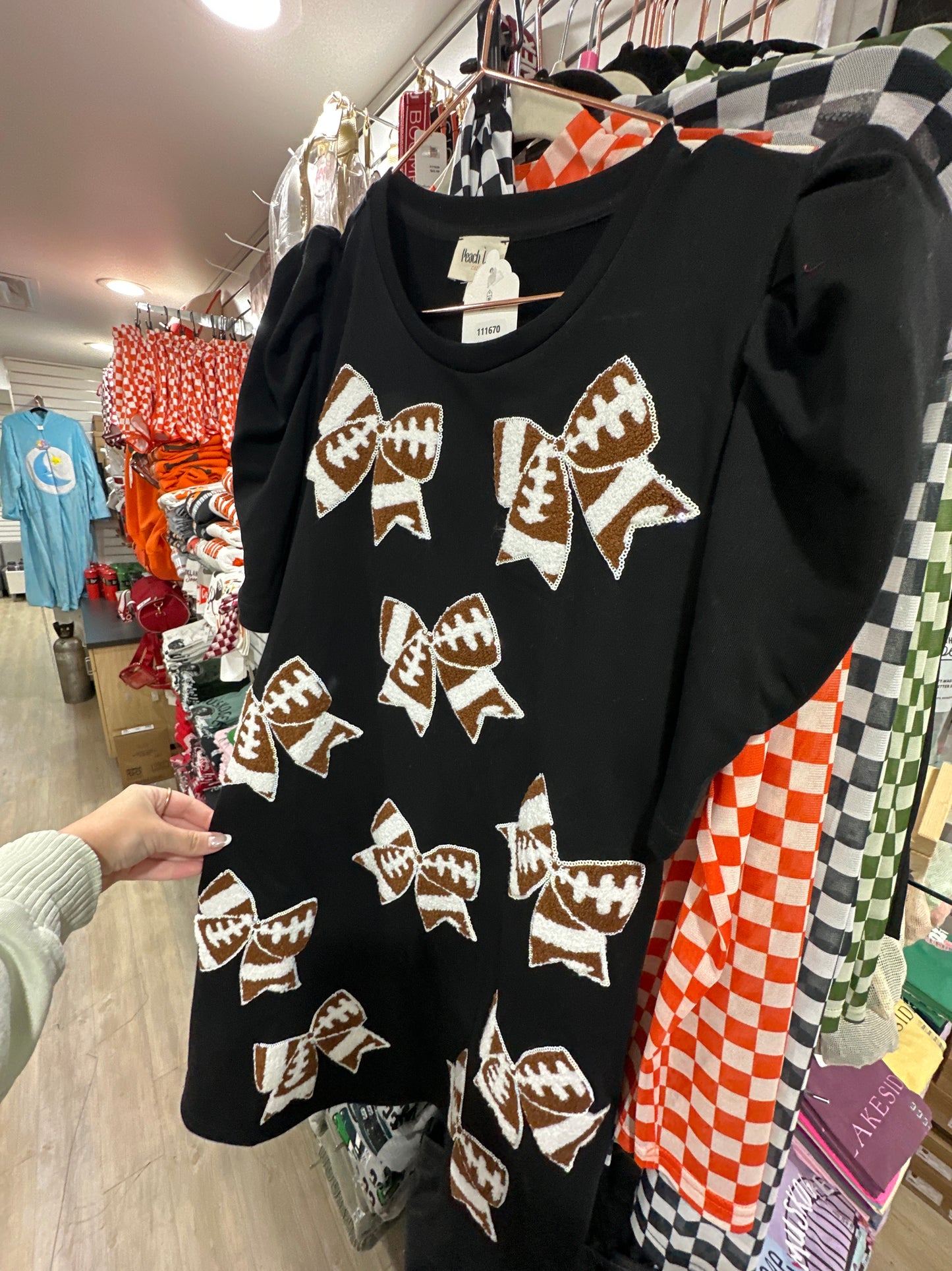 BLACK PUFF SLEEVE DRESS W/FOOTBALL BOW - L