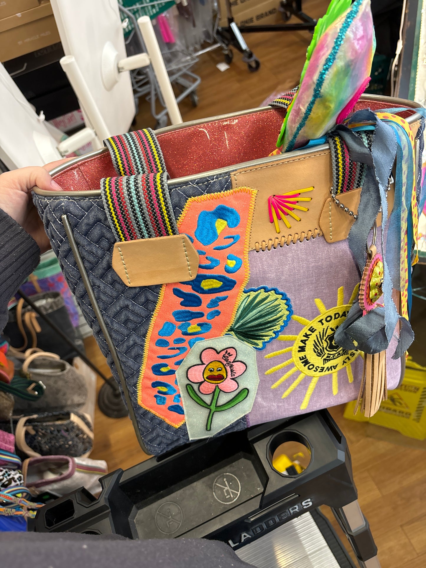 CLASSIC TOTE - KIMI