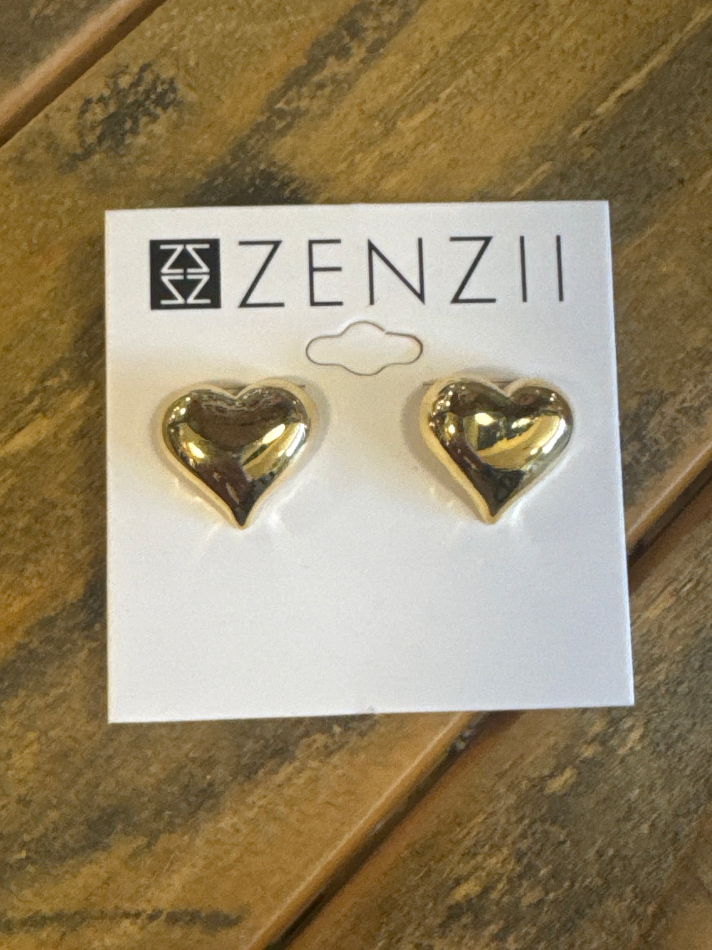 HEART SHAPED STUD EARRINGS - GOLD