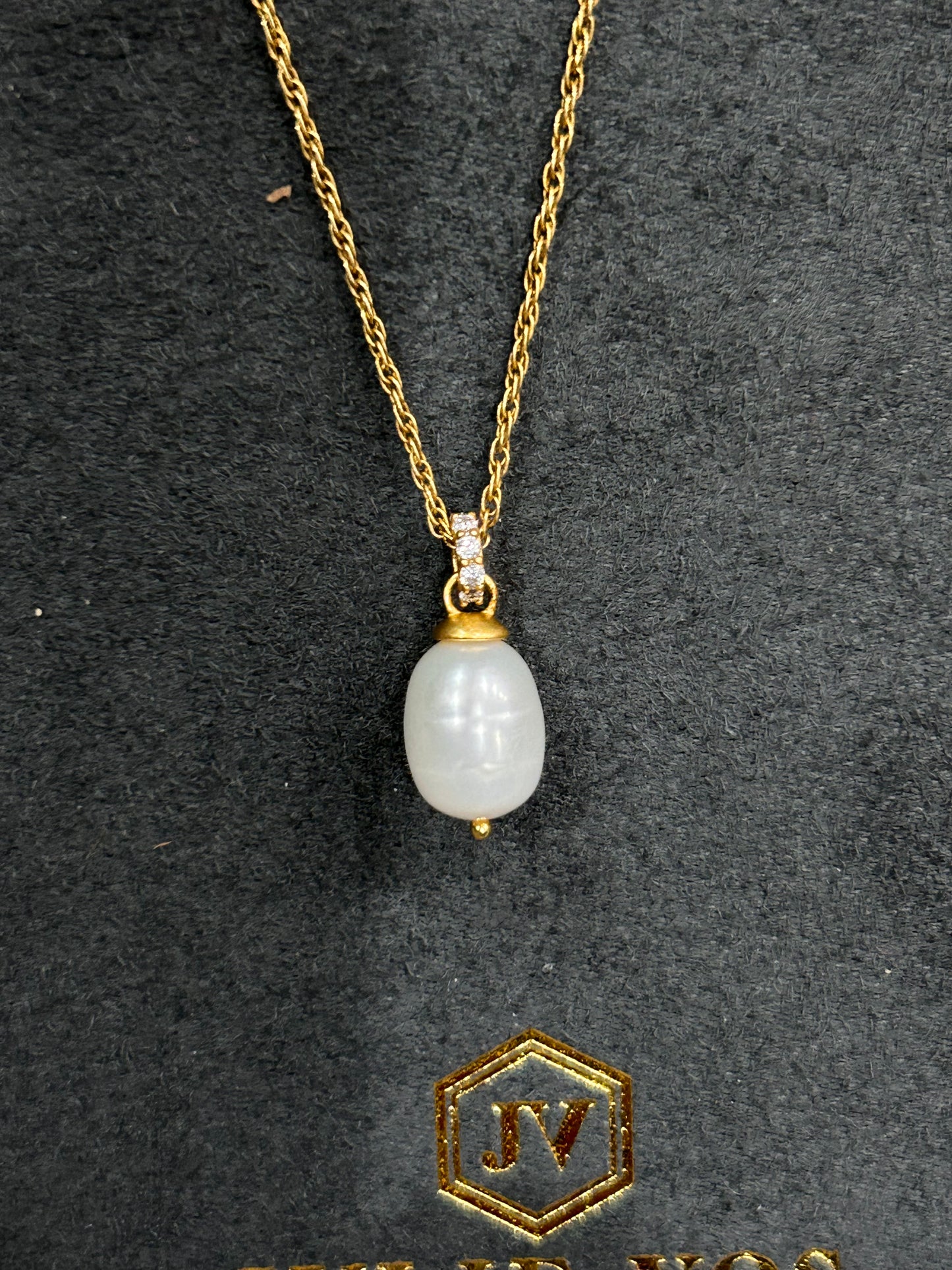 CELESTE PEARL SOLITAIRE NKLC GLD PEARL