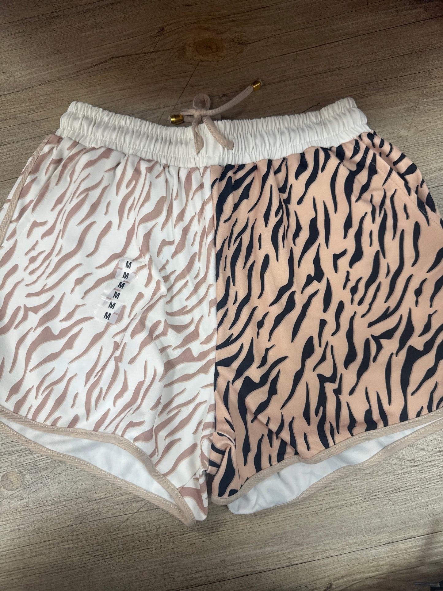 STAY WILD TIGER EVERYDAY SHORTS