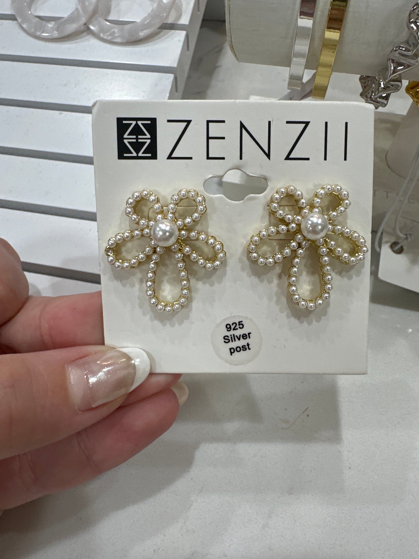GOLD EARRINGS MULTI PEARL FLORAL SHAPED
