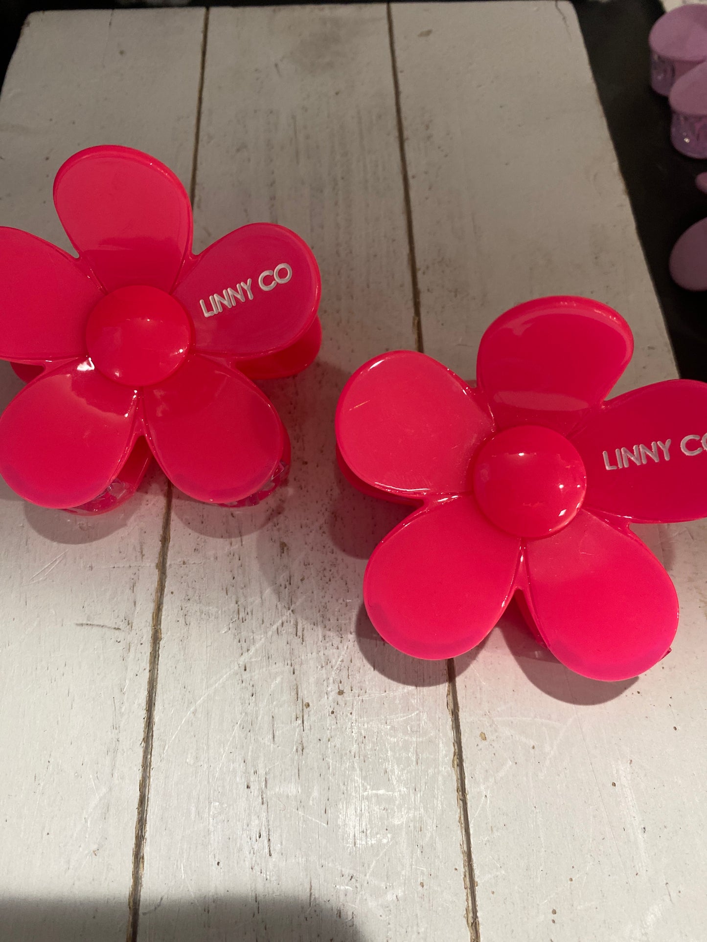 FLOWER HAIR CLIP - GIGI - NEON PINK