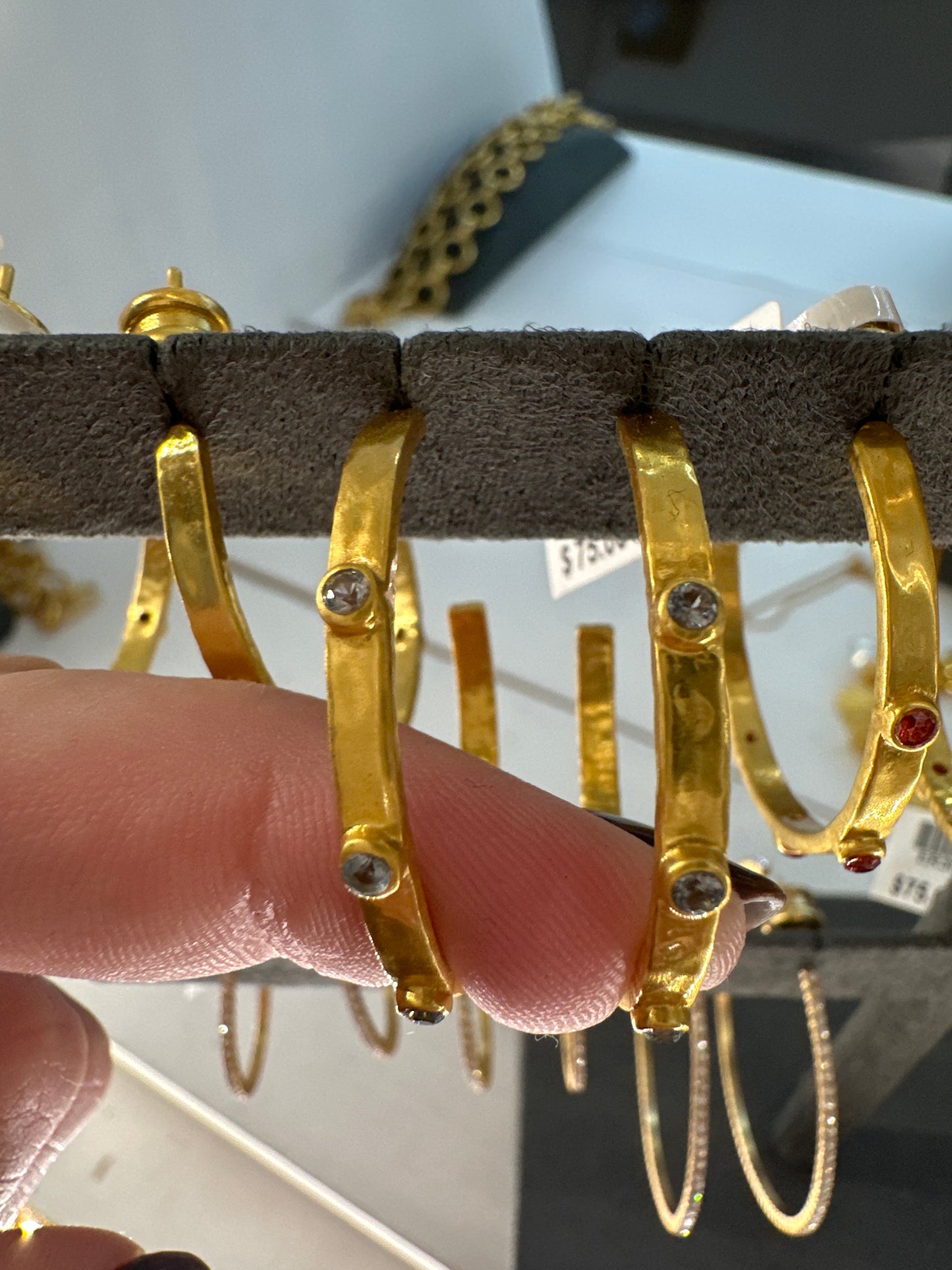 CRESCENT STONE HOOP GOLD OBSIDIAN CLEAR- M