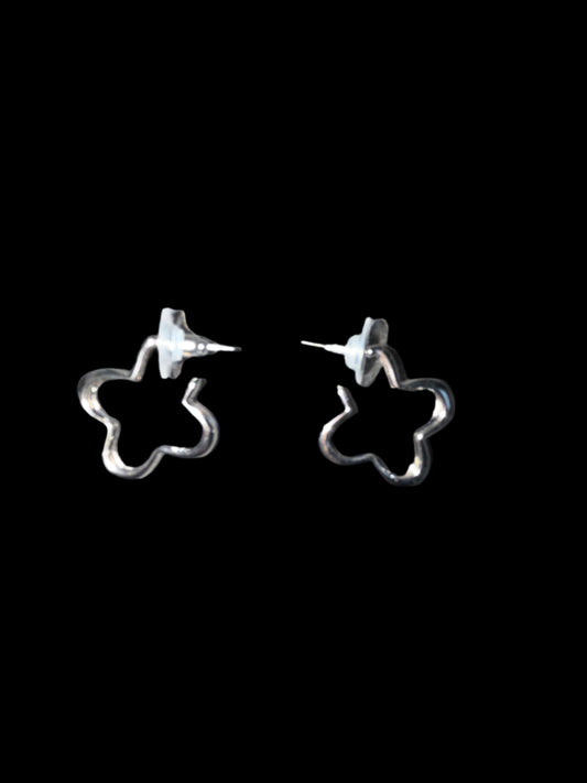 SILVER CLOVER SHAPED HOOP EARRINGS