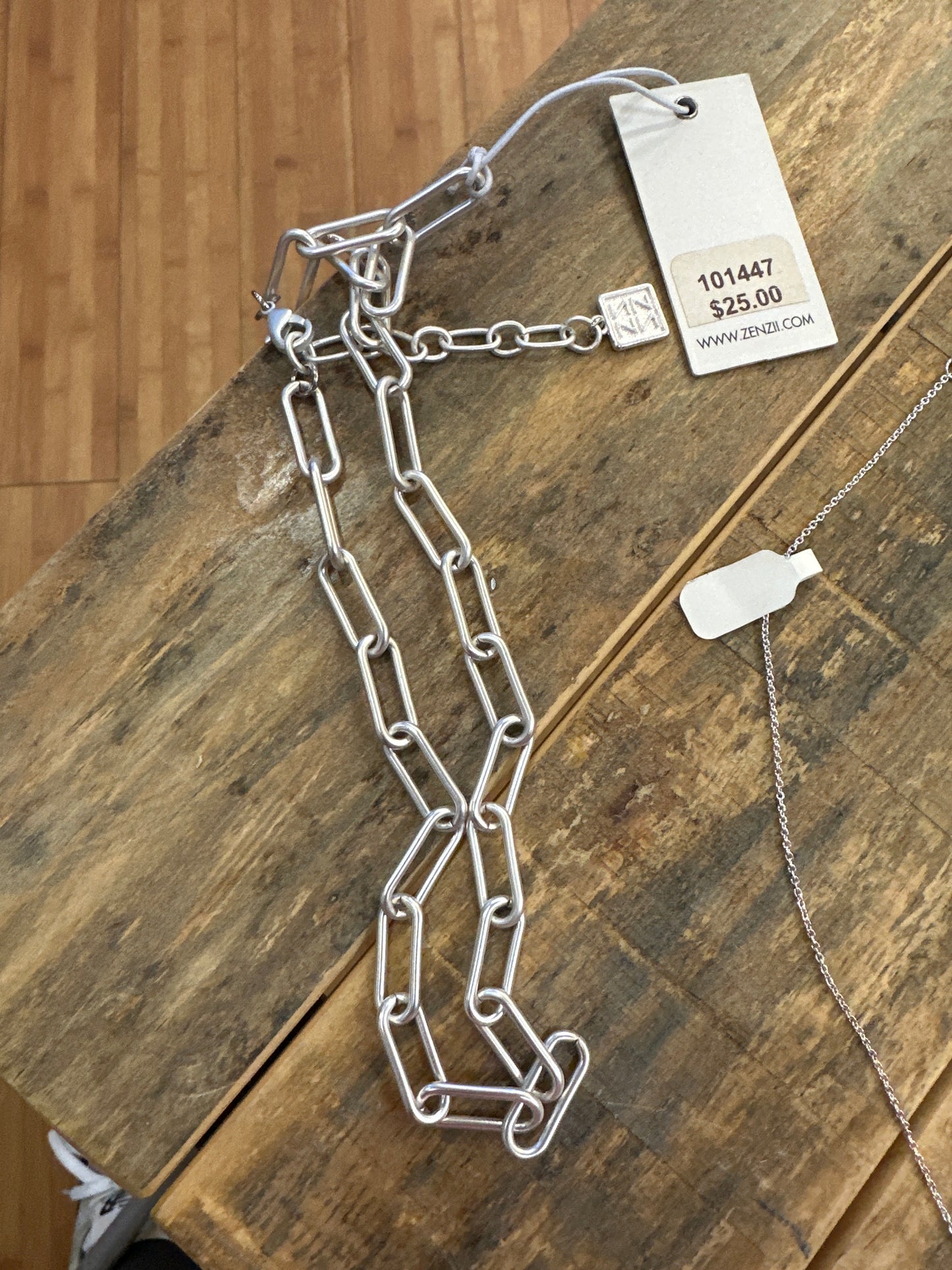 MATTE SILVER CHAIN NECKLACE