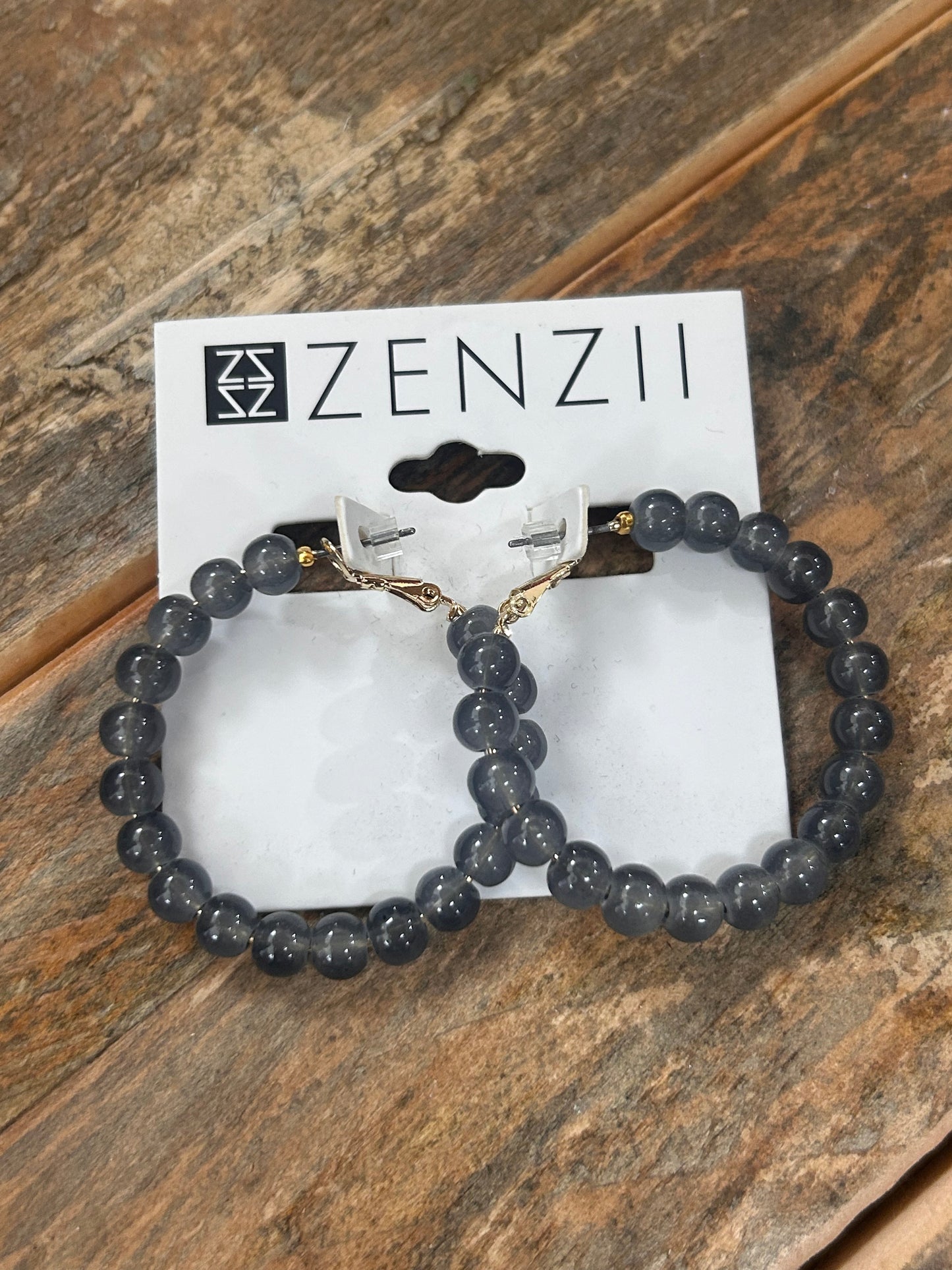 MEDIUM GLASS BEAD HOOP EARRINGS - GRAY