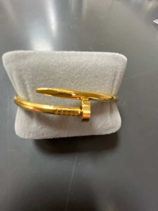 NAIL BRACELET