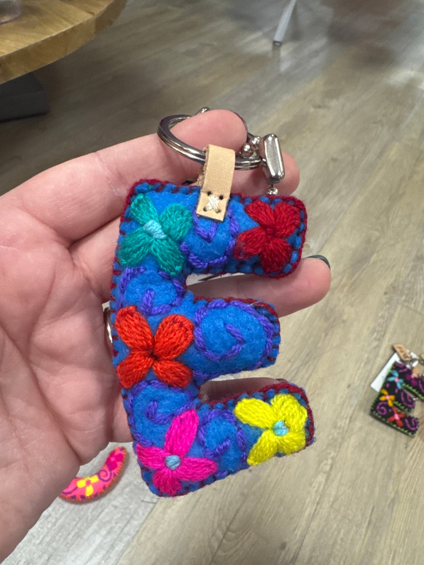 FELT CHARM - E