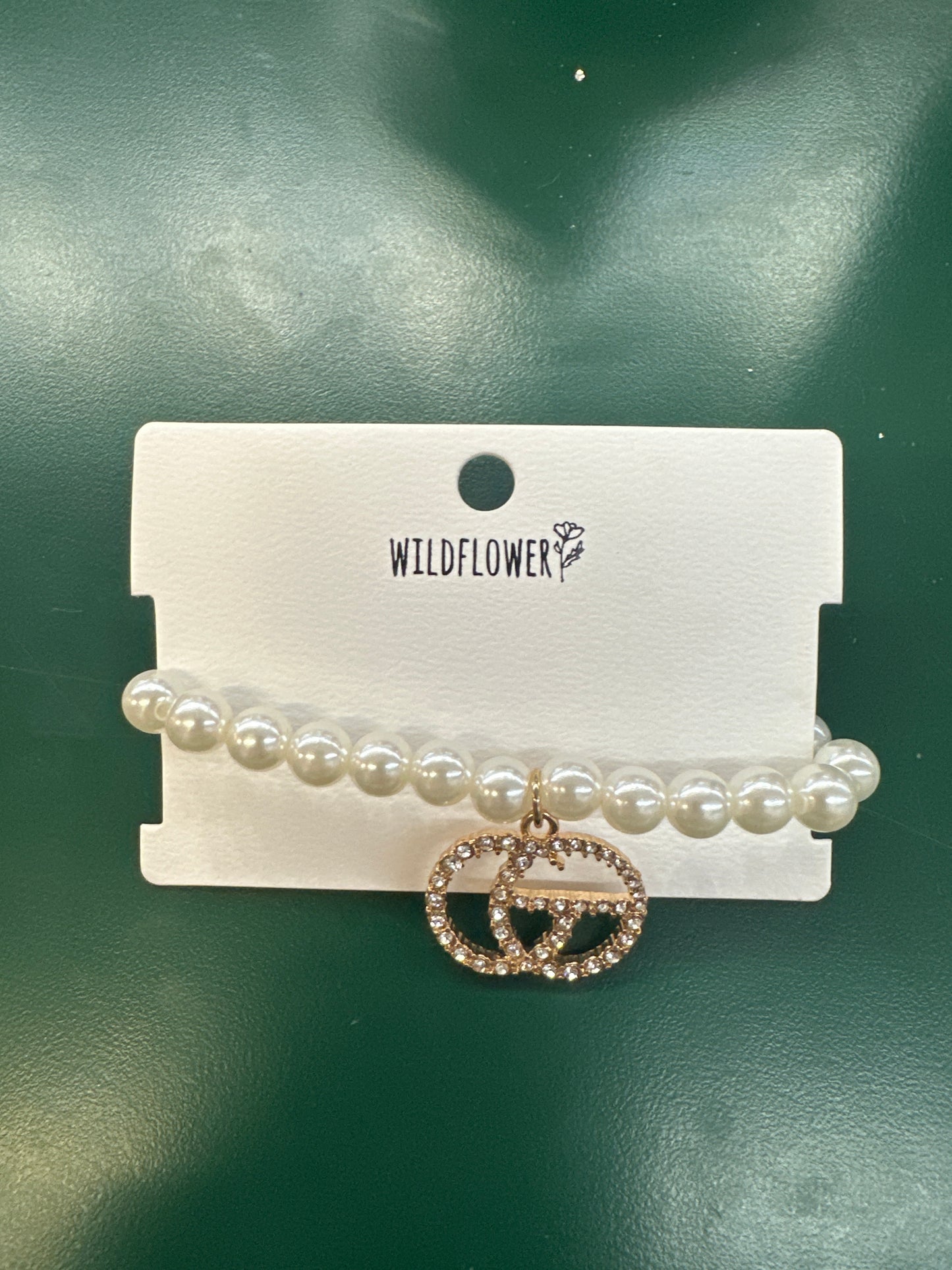 EMILLIANA PEARL STRETCH BRACELET W/CZ CHARM