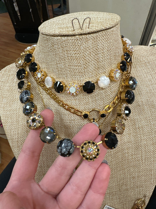 MARIANA YG CLUSTER NKLC - W/BLK/CLR CRYSTALS