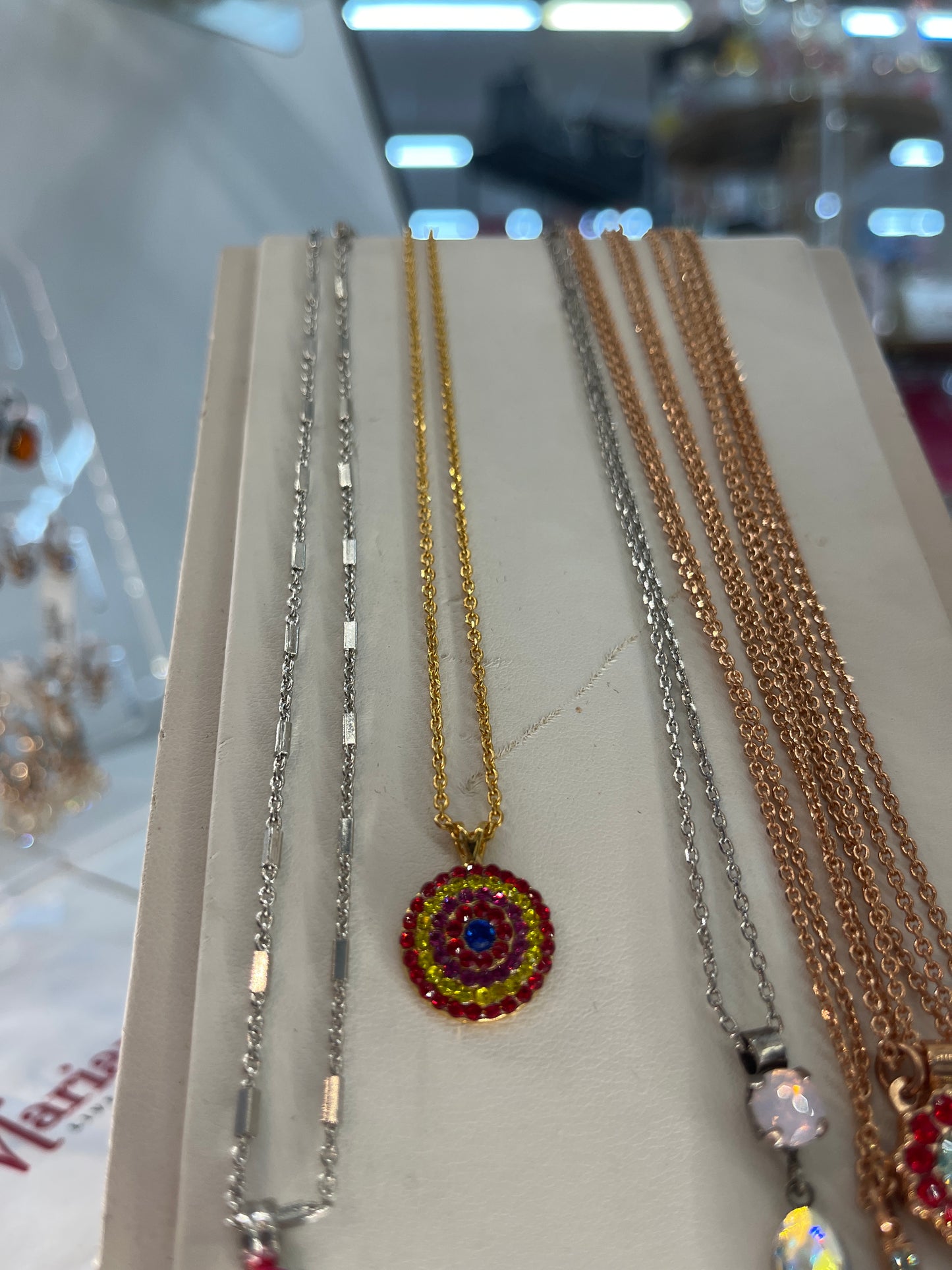 YG MULTICOLOR PENDANT NECKLACE