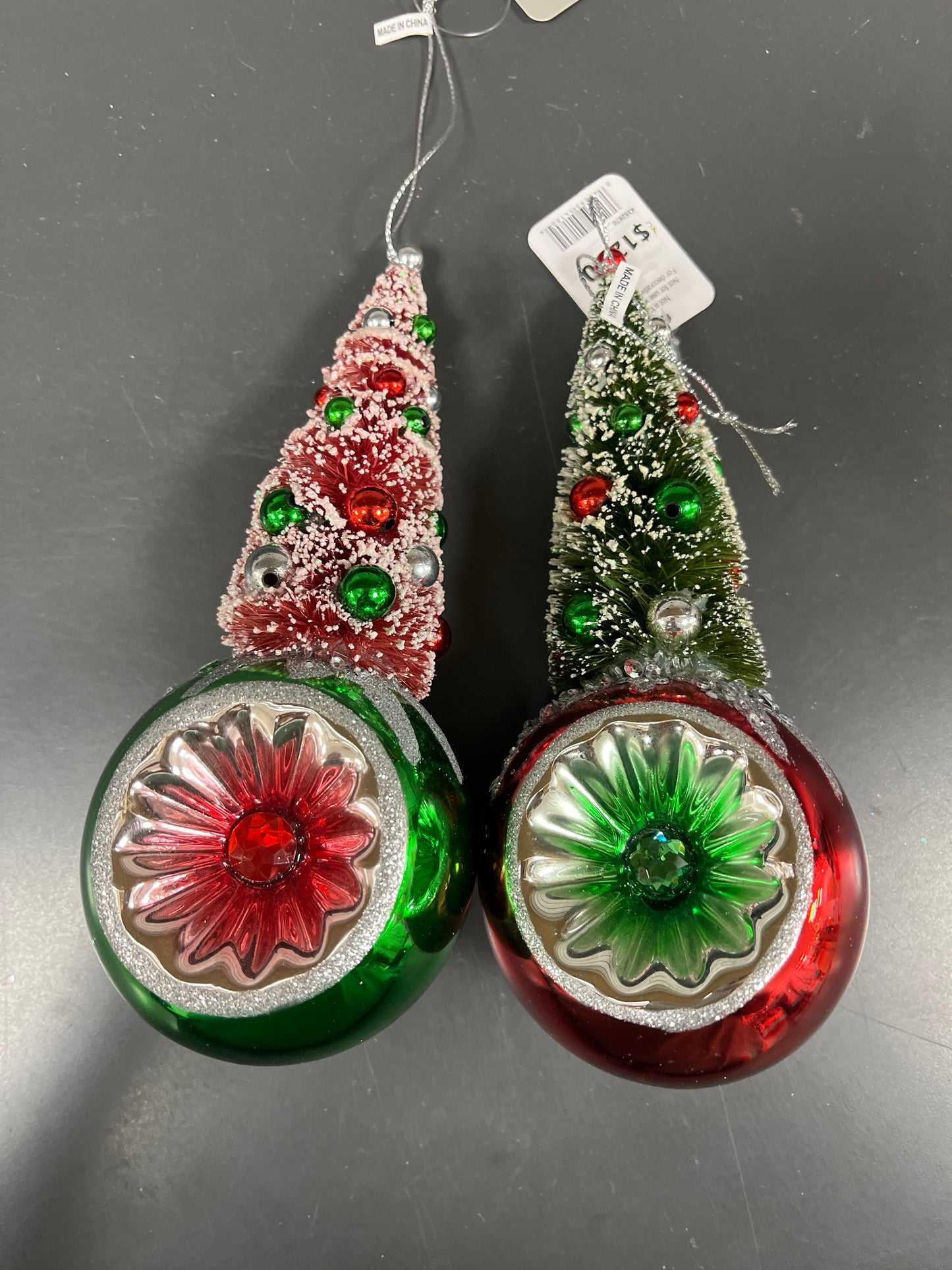 STARBURST ORNAMENT WITH BOTTLE BRUSH TREE