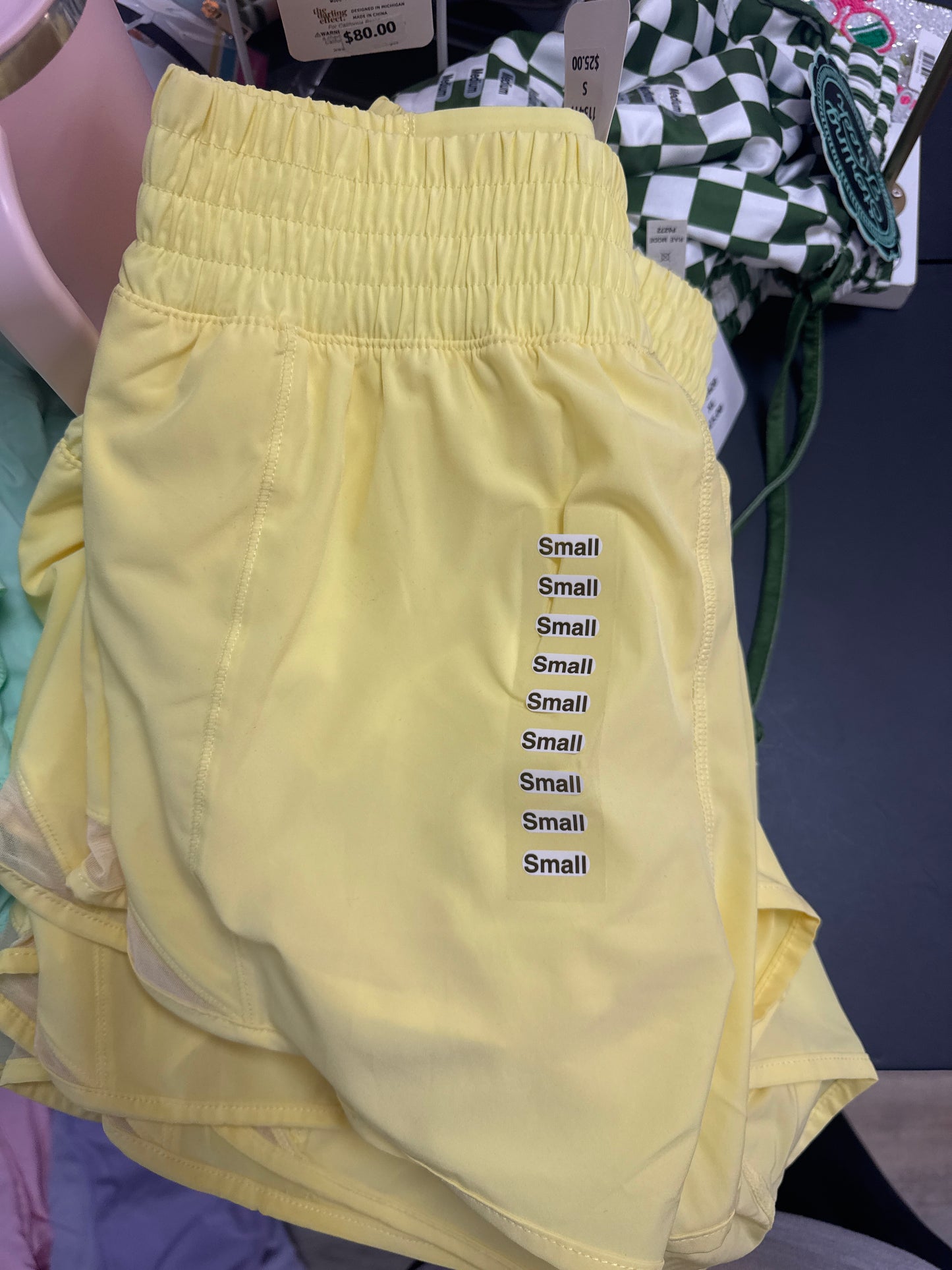 ACTIVE SHORTS W/MESH - LEMON CREAM