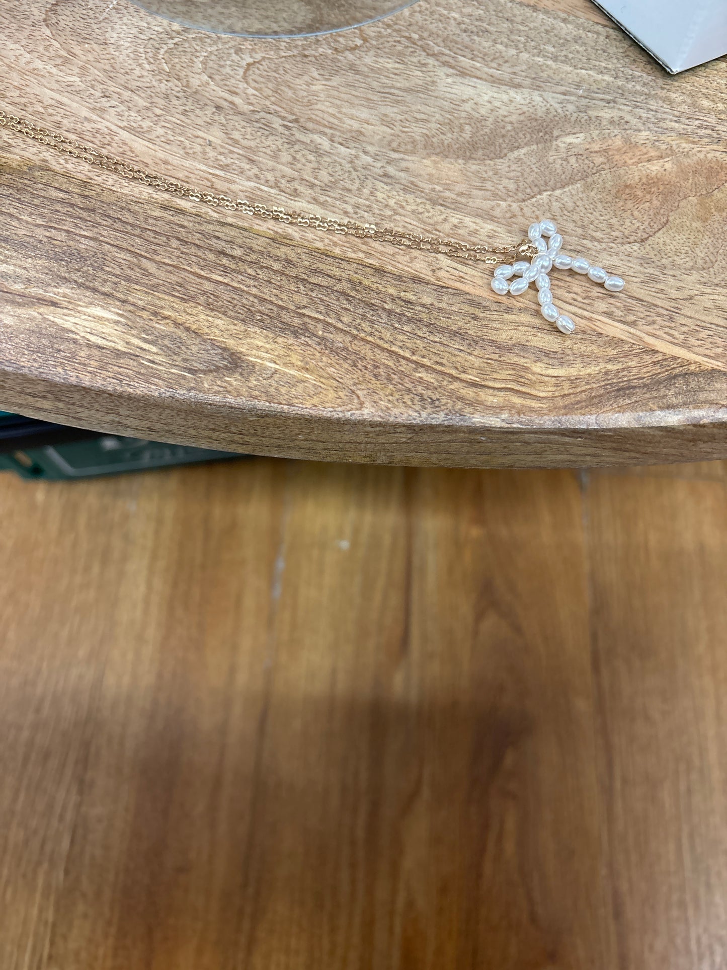 PEARL BOW ON 16-18" NECKLACE