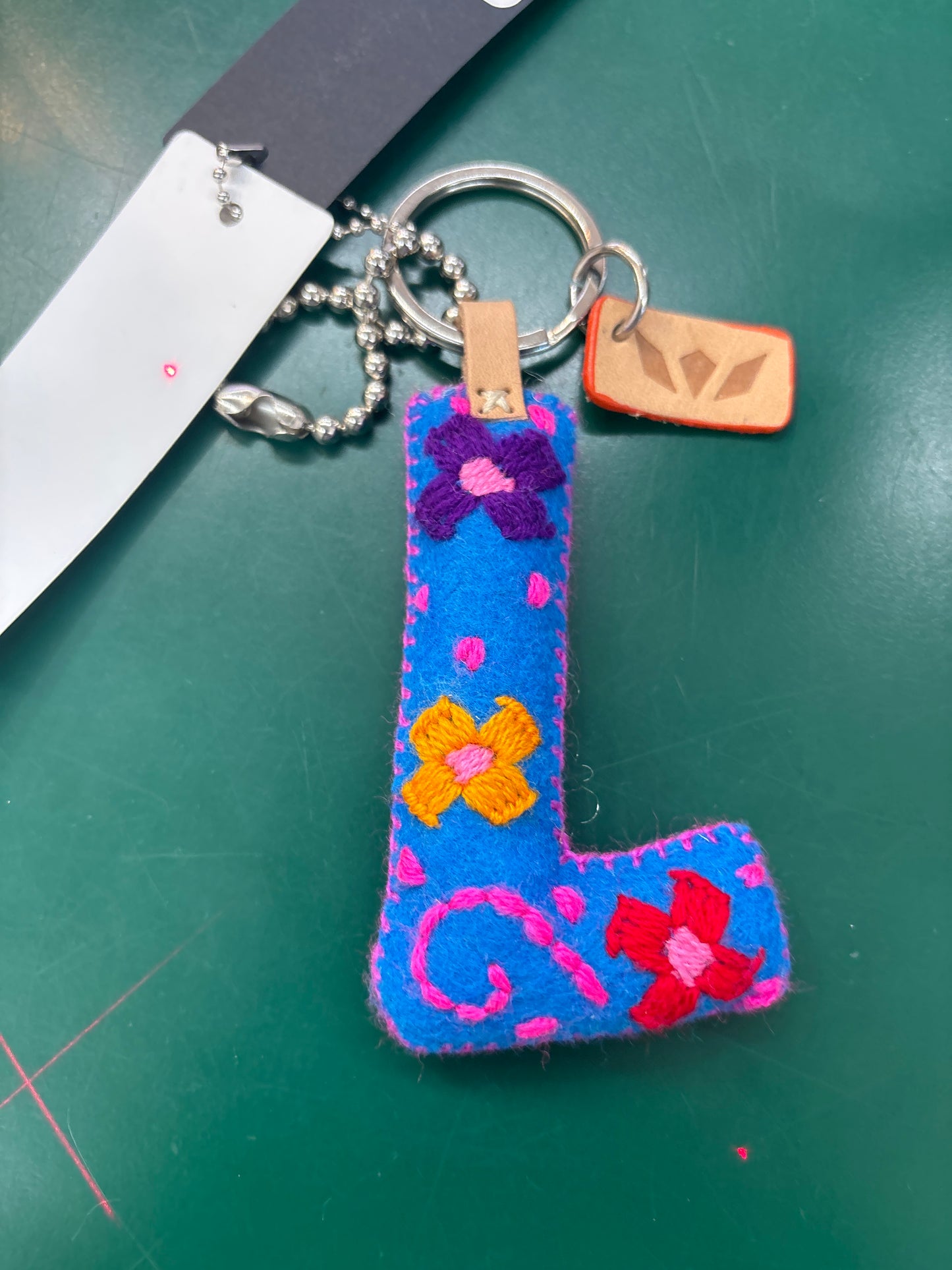 FELT CHARM - L