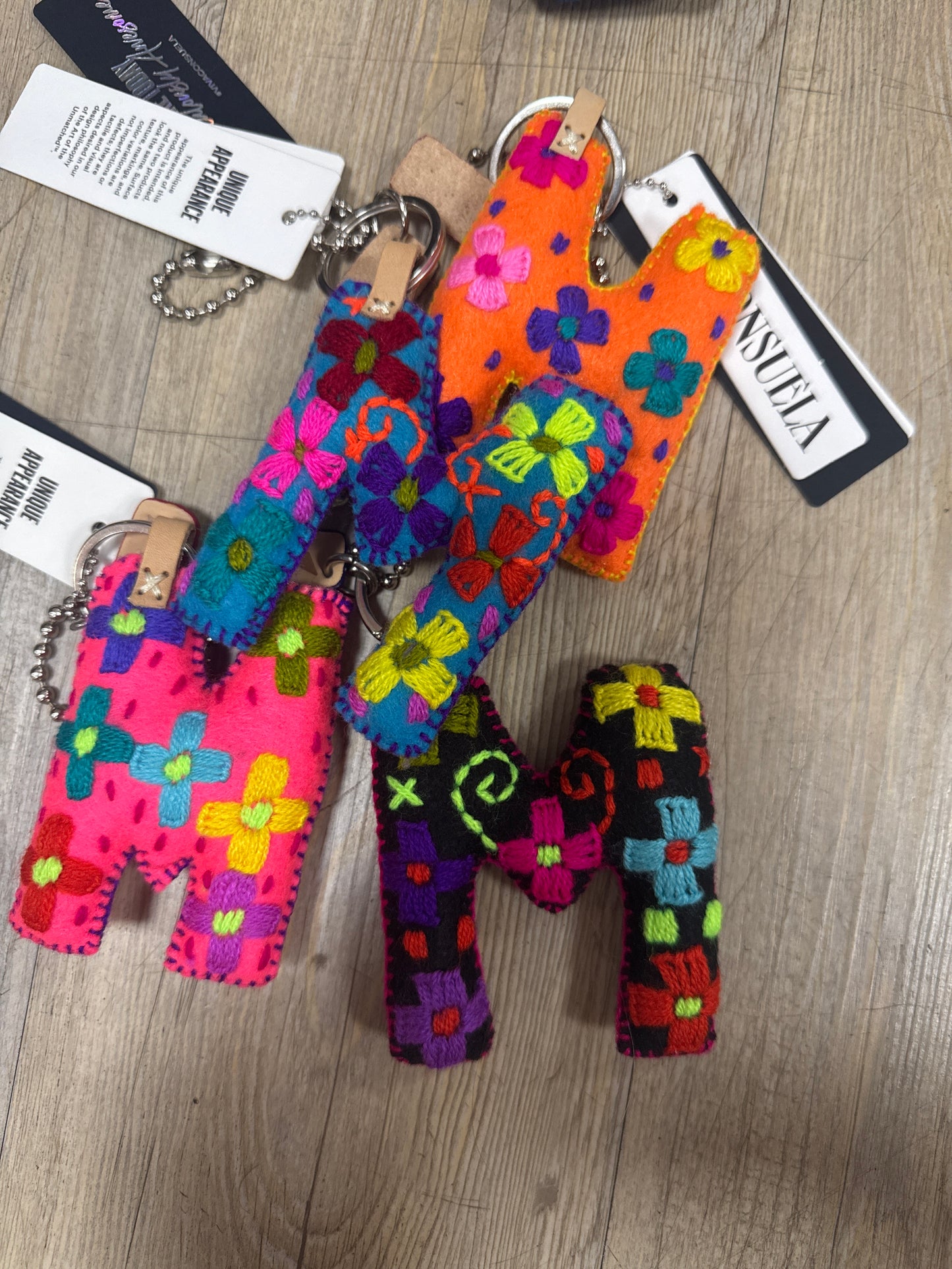 FELT CHARM - M