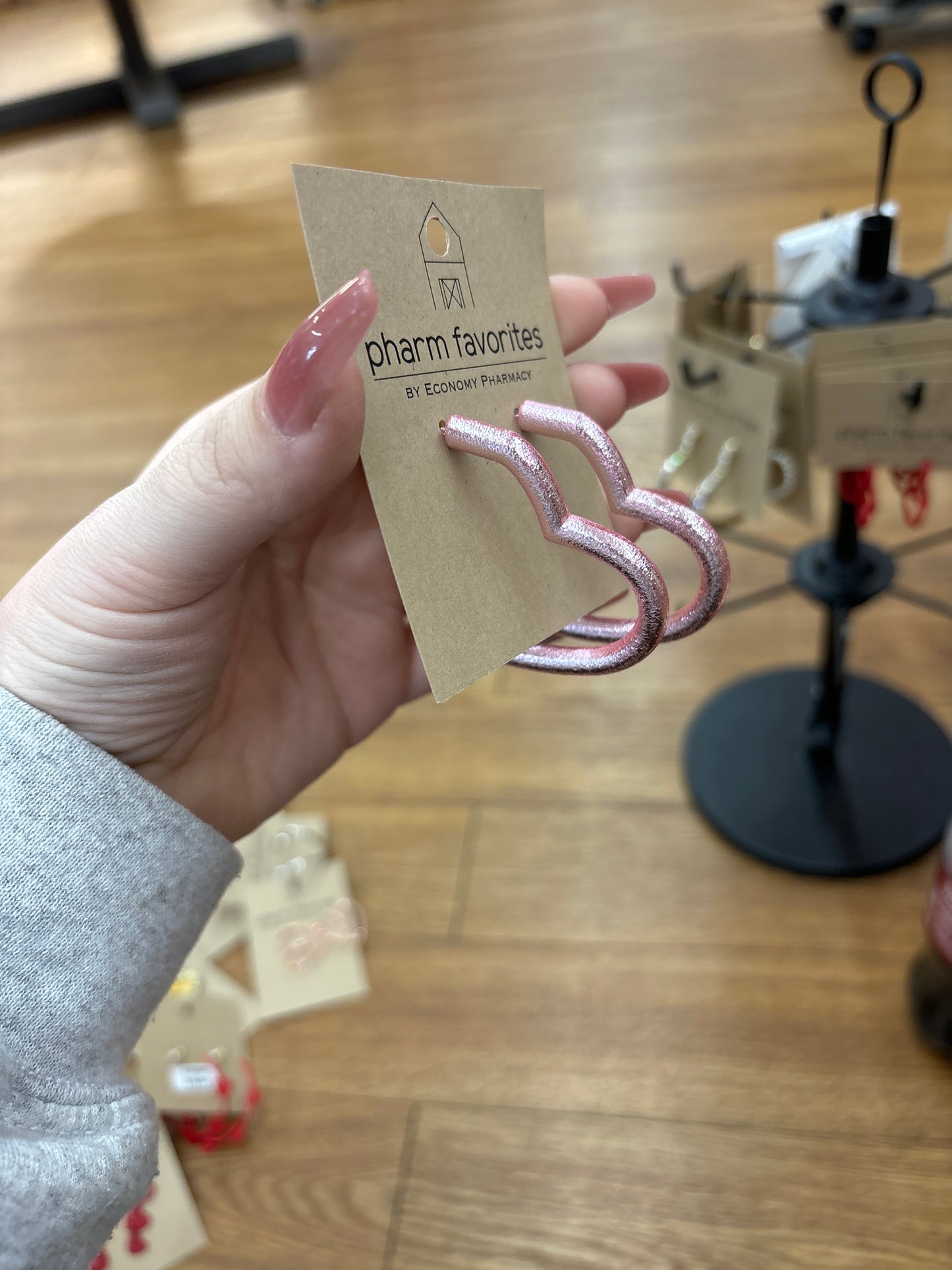 HARLAND HEART HOOP EARRINGS - LT PINK