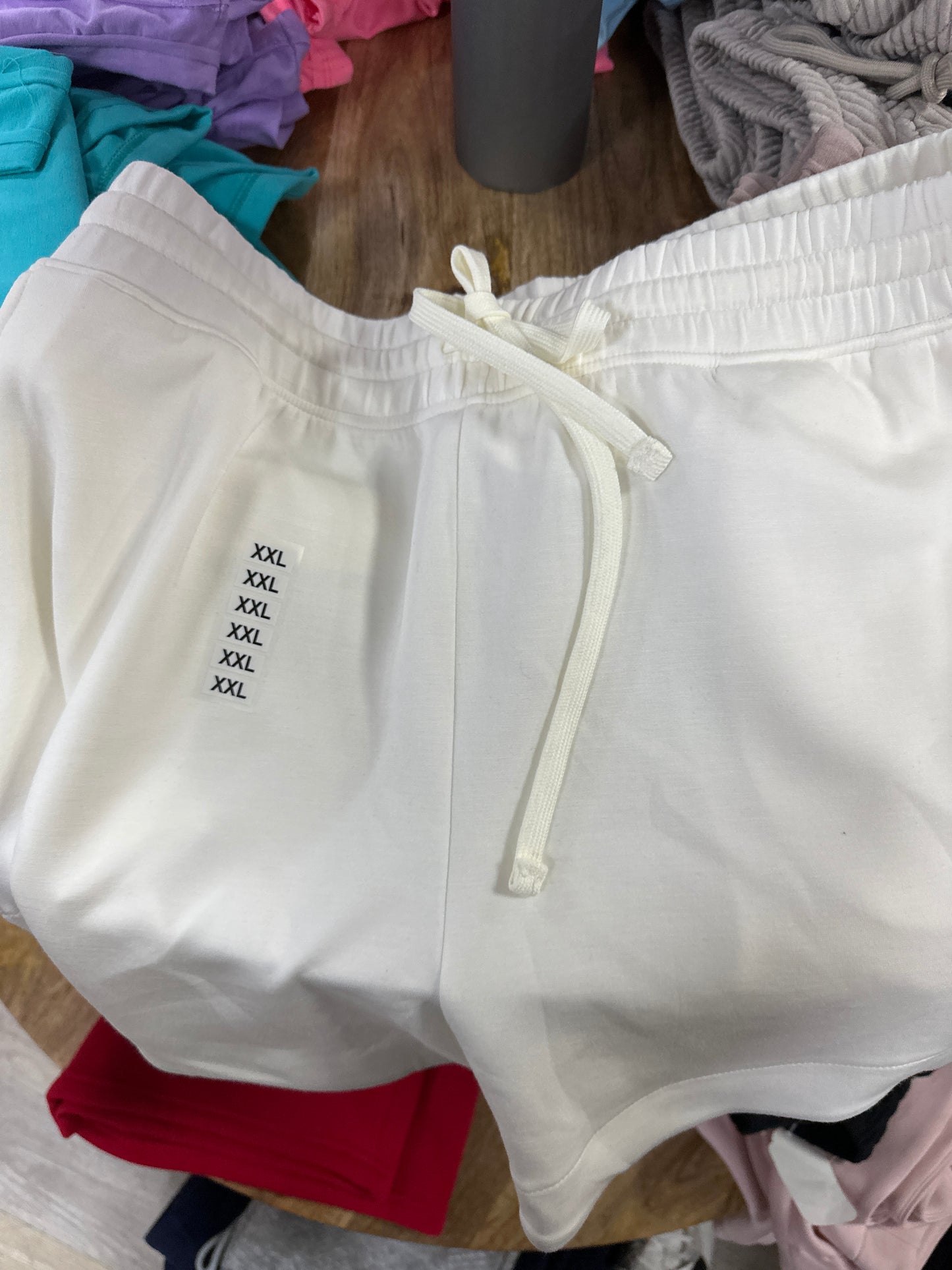 SCUBA TULIP SHORTS - CREAM