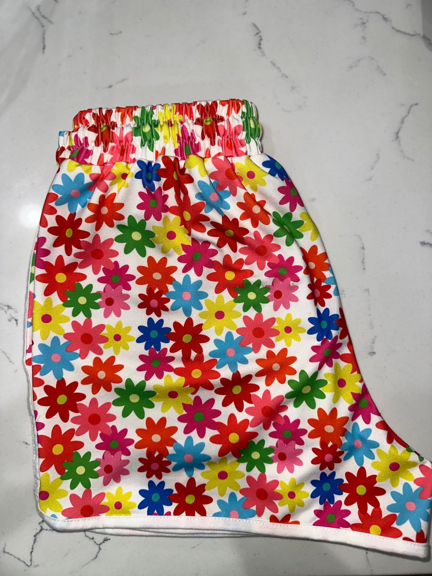 EVERYDAY SHORTS - BRIGHT BLOOMS FLORAL