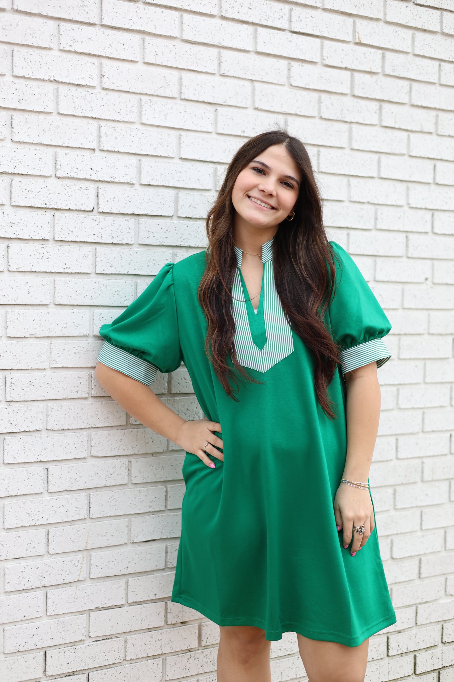 GREEN MINI DRESS WITH STRIPE CONTRAST ACCENT