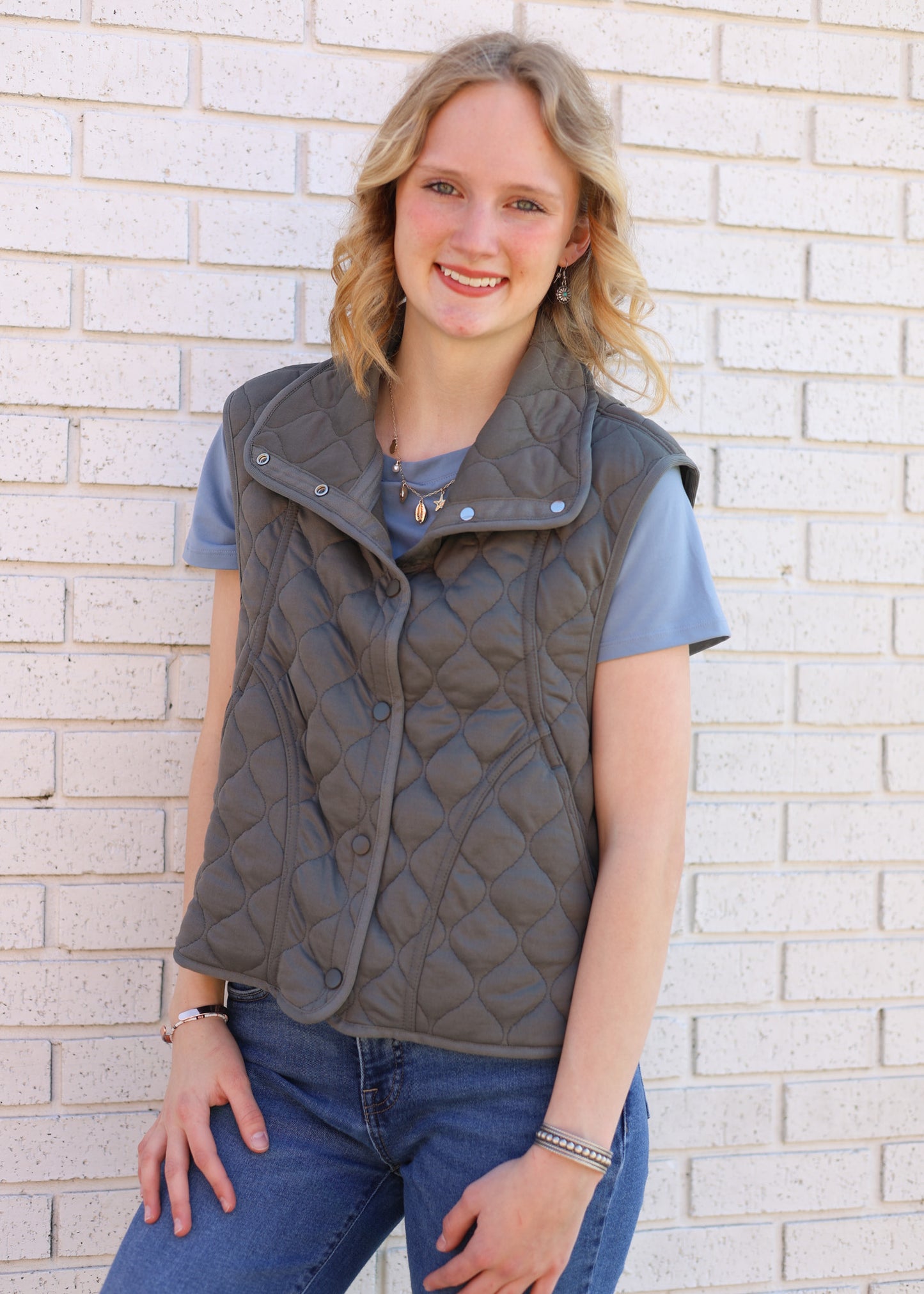 QUILTED VEST - ARMY GREEN