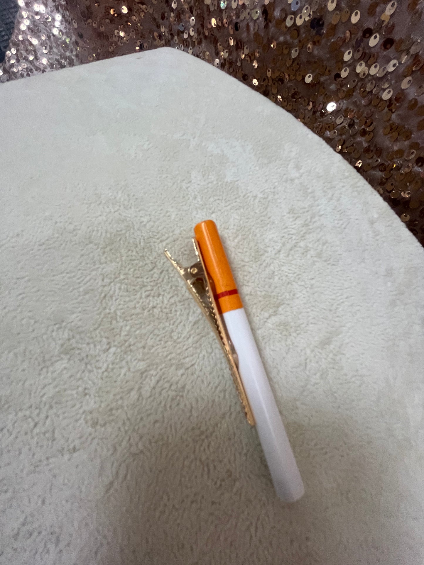 CIGARETTE HAIR CLIP