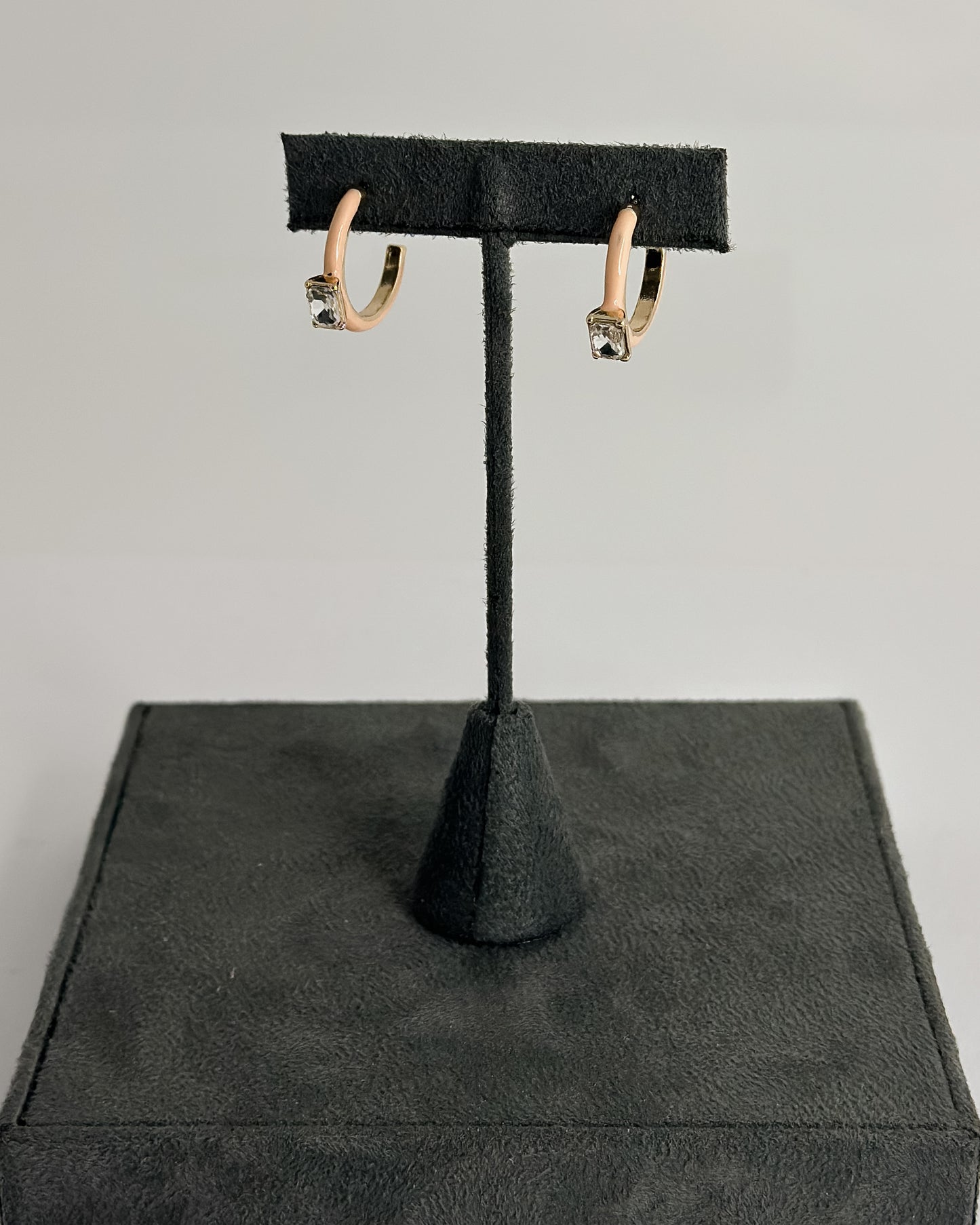 ENAMEL HOOP EARRINGS WITH RHINESTONE