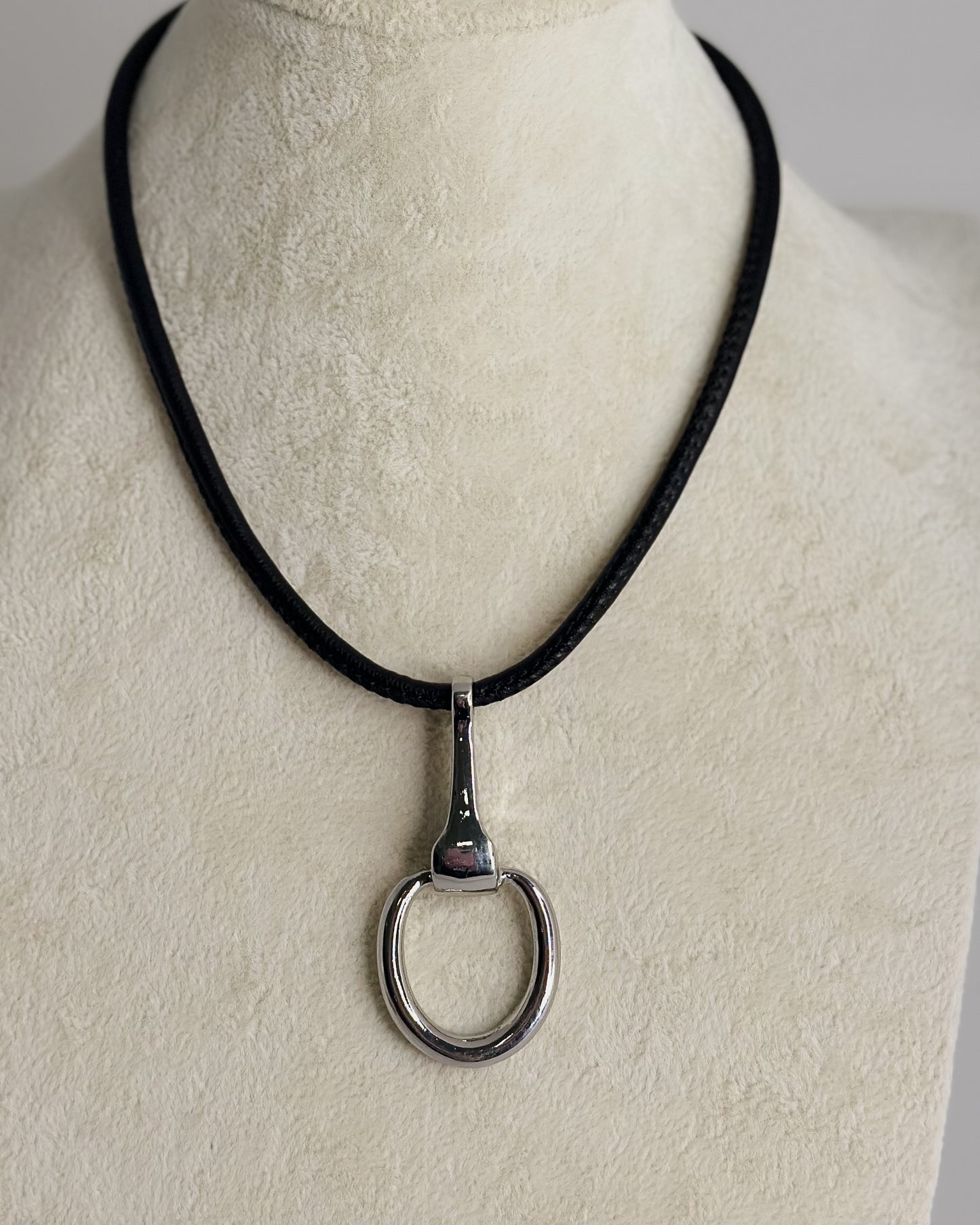 BLACK CORD NECKLACE W/SILVER HORSEBIT