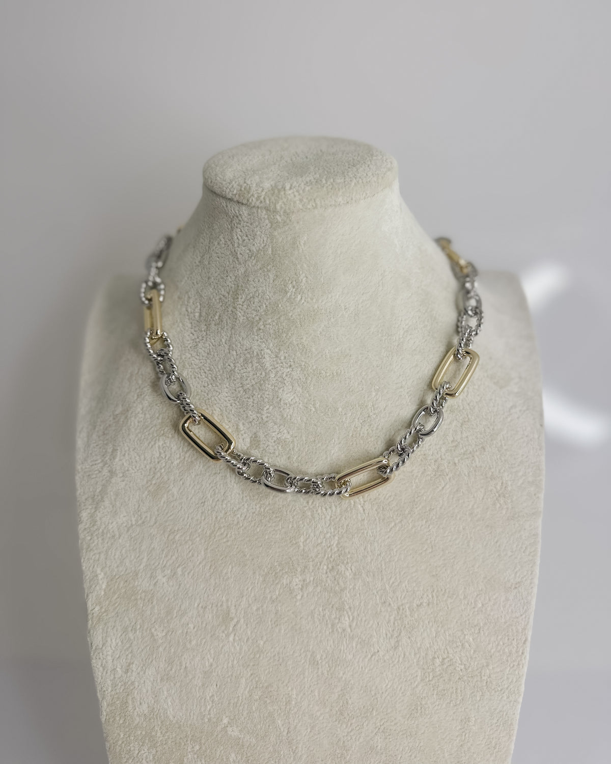 GOLD & SILVER LINK NECKLACE WITH MAGNETIC GOLD KNOT CLASP