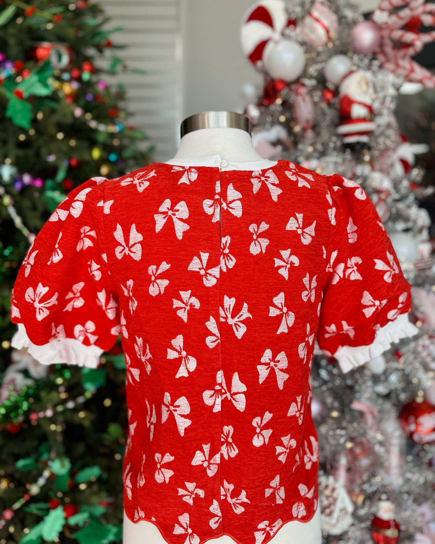 RED SCALLOPED HEM BOW PRINT VELVET TOP