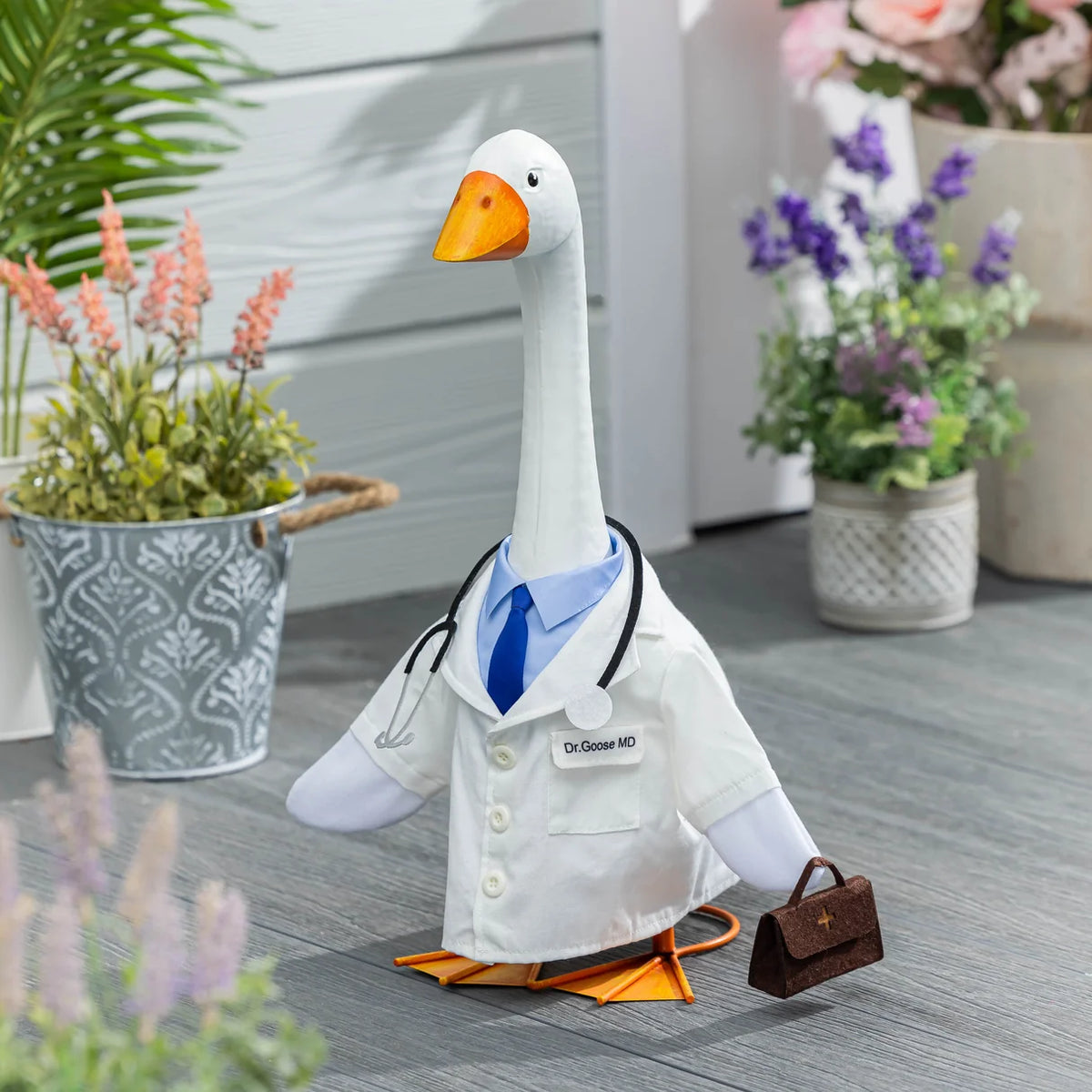 GIDDY THE PORCH GOOSE OUTFITS