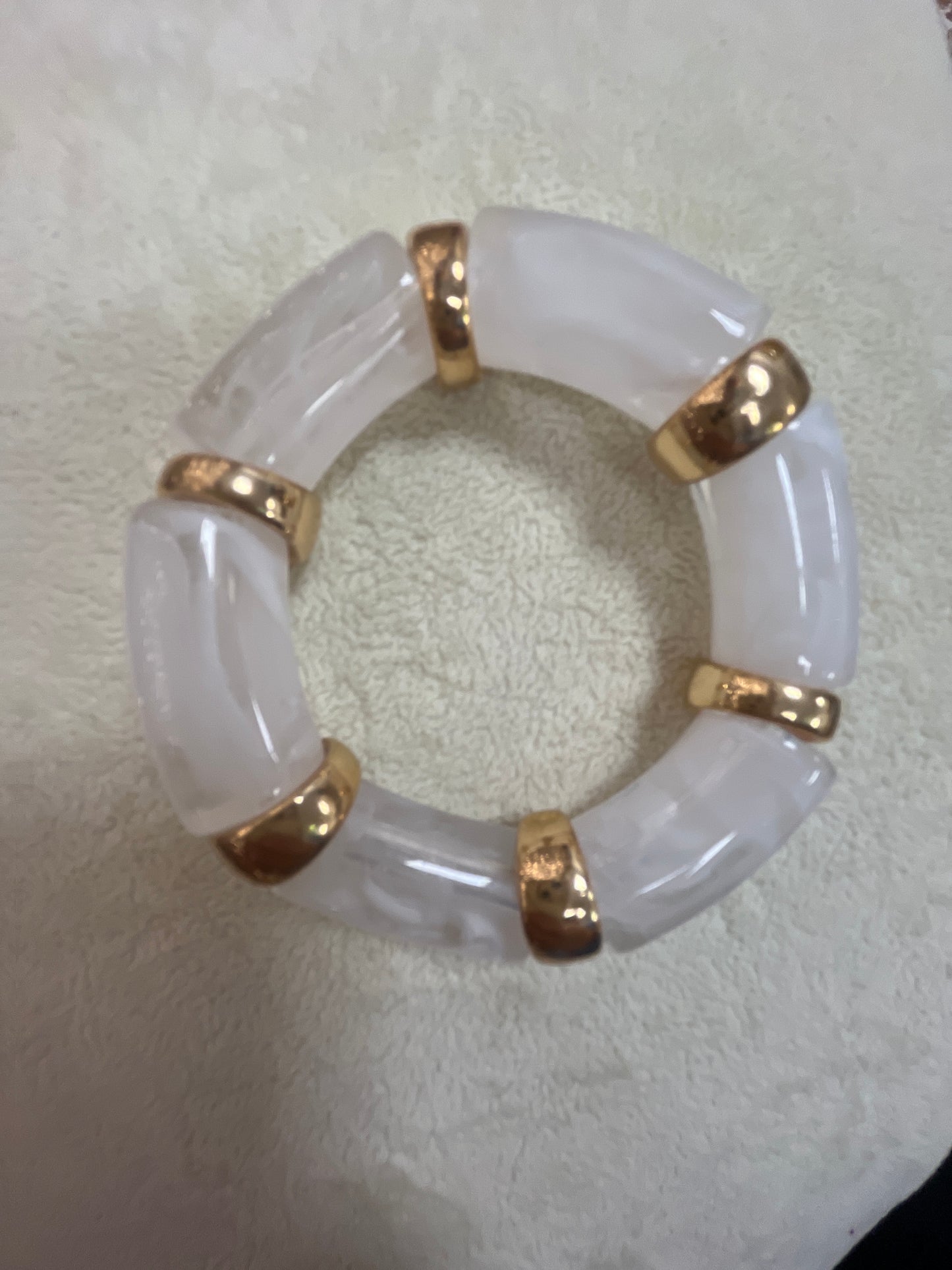 OVERSIZED BEADED BRACELET WITH GOLD ACCENT