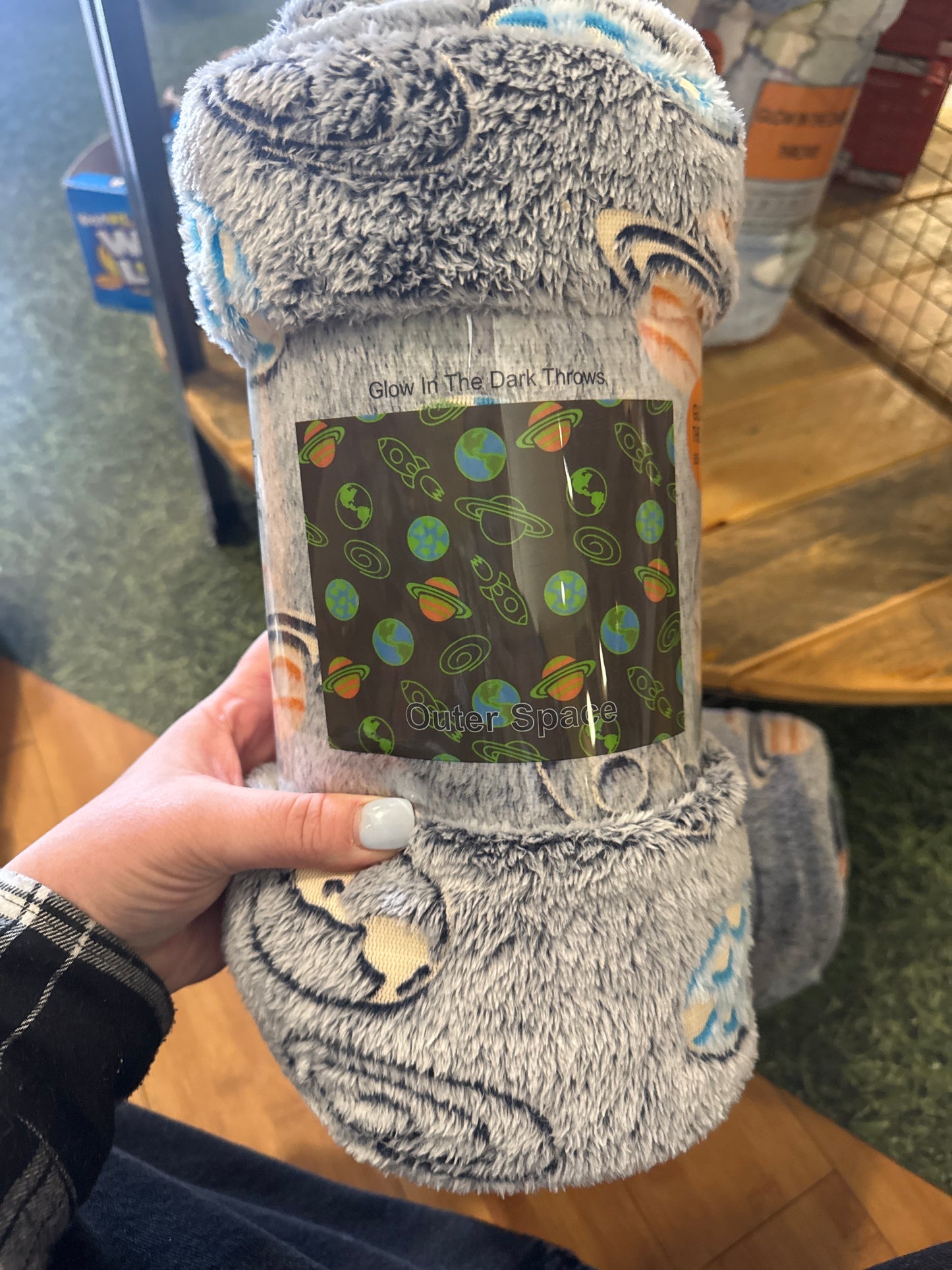OUTER SPACE GLOW -IN-THE-DARK BLANKET