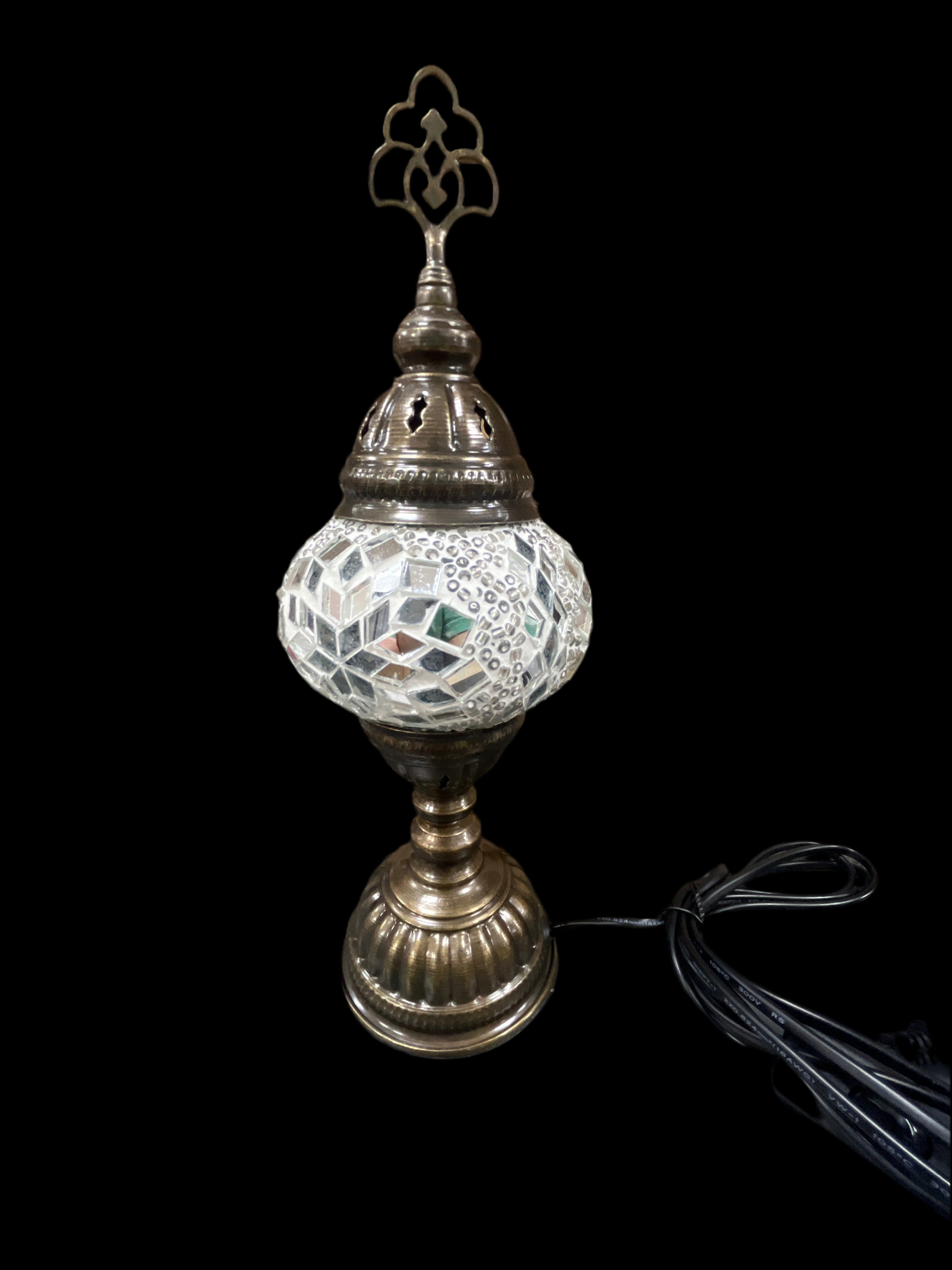 STARBURST SHADE TABLE LAMP - WHITE