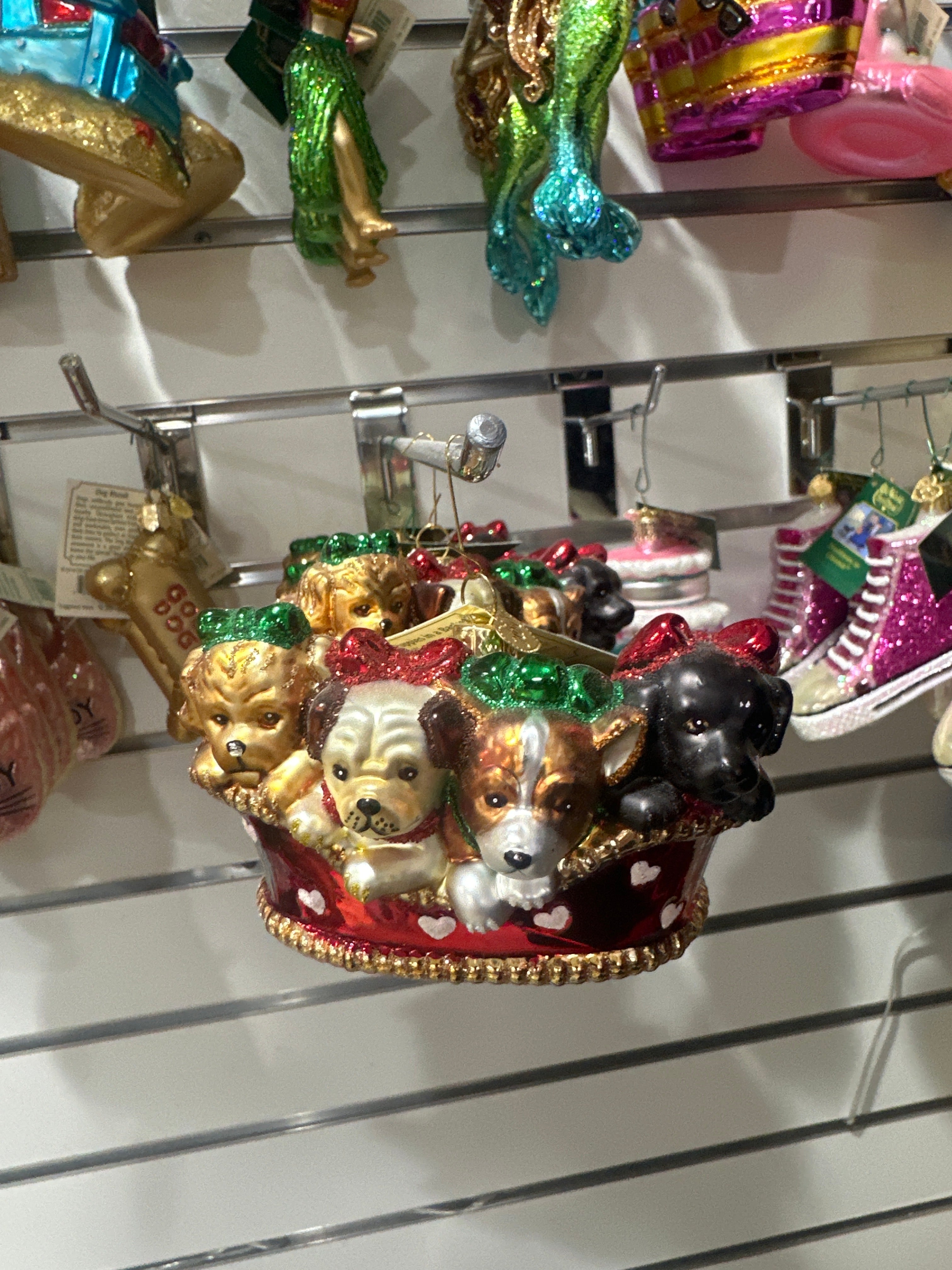 CHRISTMAS ORNAMENT - PUPPIES IN A BASKET