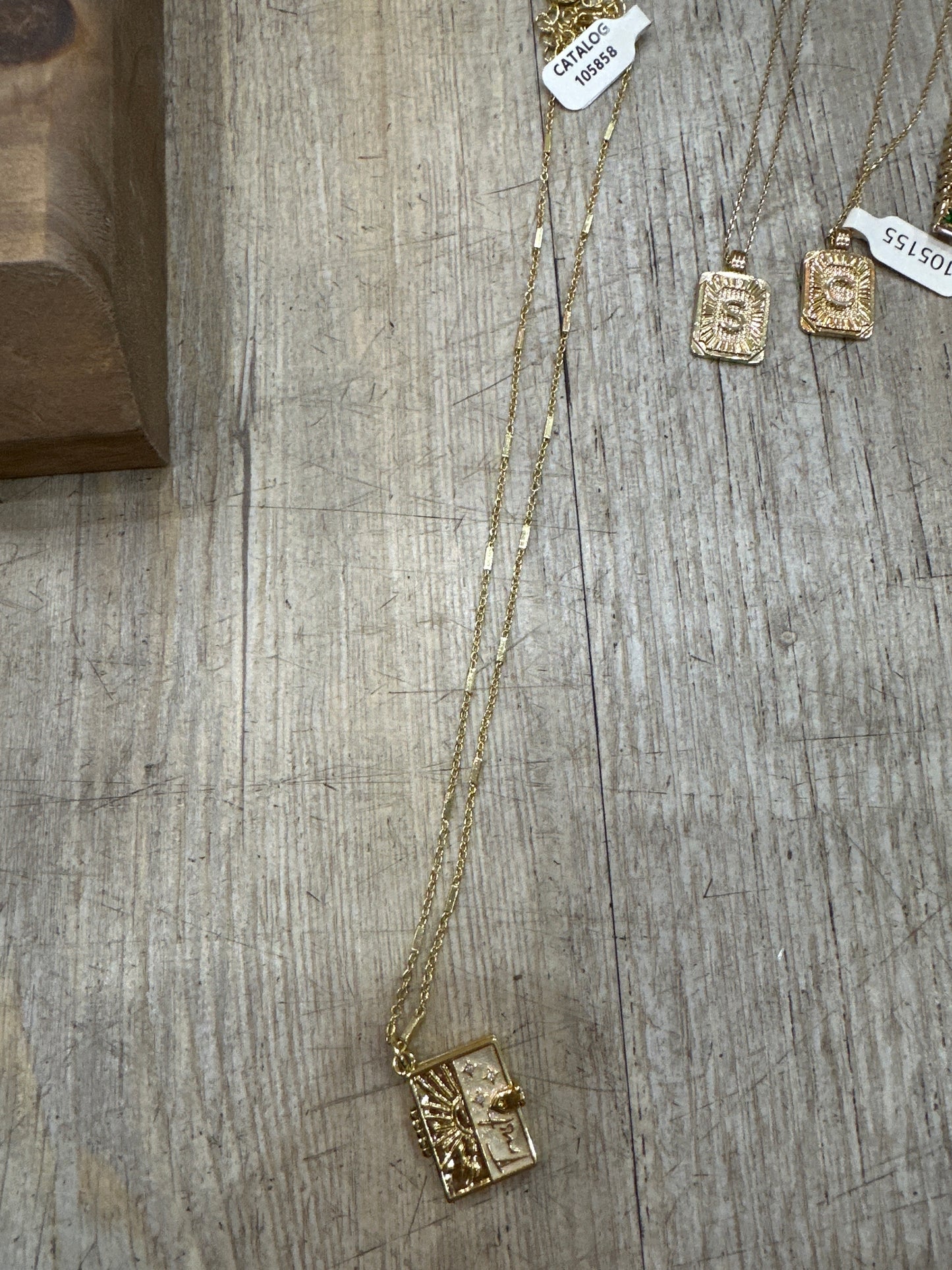 SECRET SCRIPTURES LOCKET - GOLD - TRUST