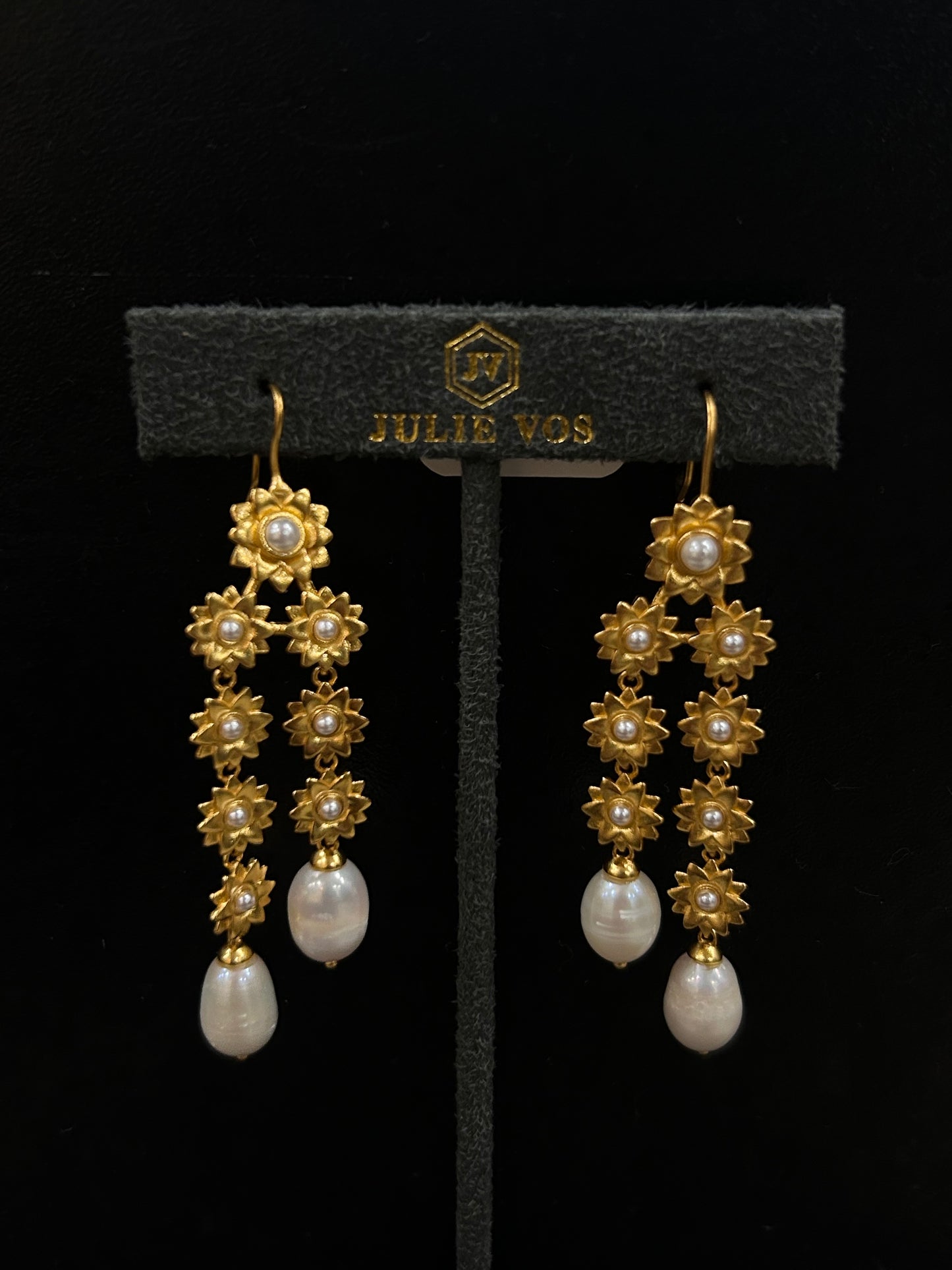 FLORA CHANDELIER EARRINGS GLD PRL