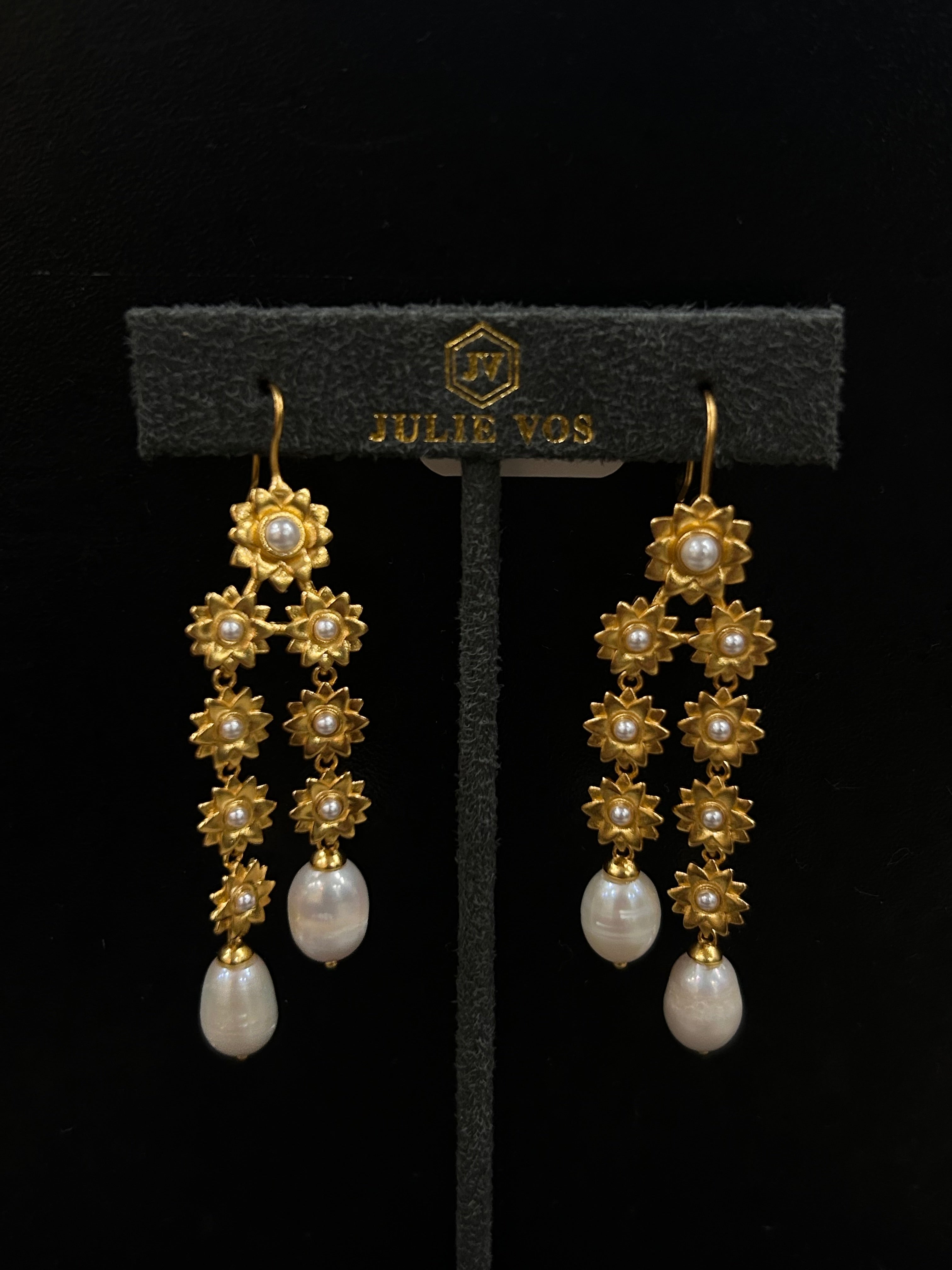 FLORA CHANDELIER EARRINGS GLD PRL